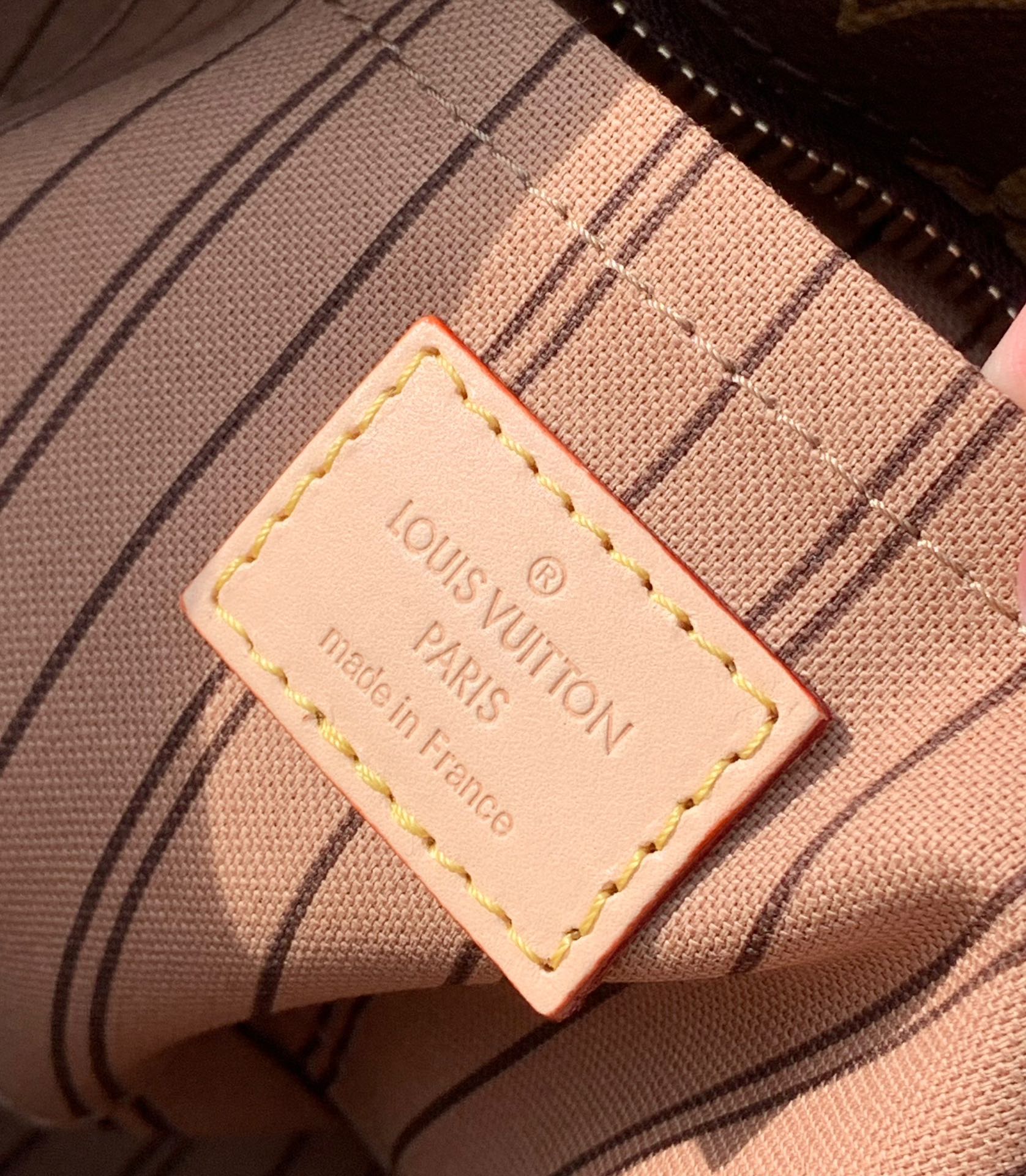 🌼m12095尺寸：25x27x11.5cm【变码芯片】香港渠道出货！2024新款LV PIANO中古托