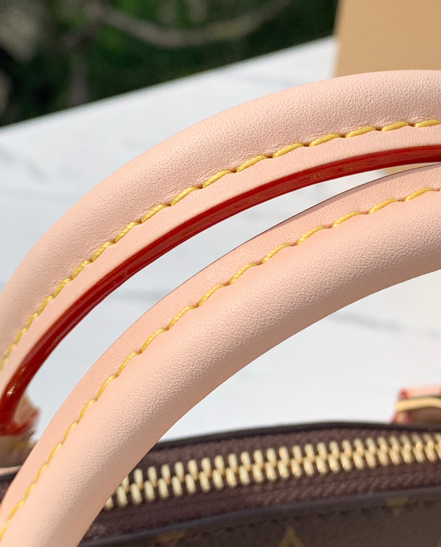 🌼m12019尺寸：15×19×7cm LV Lockit BB贝壳包，香港渠道出货，可香港直新款邮！ 