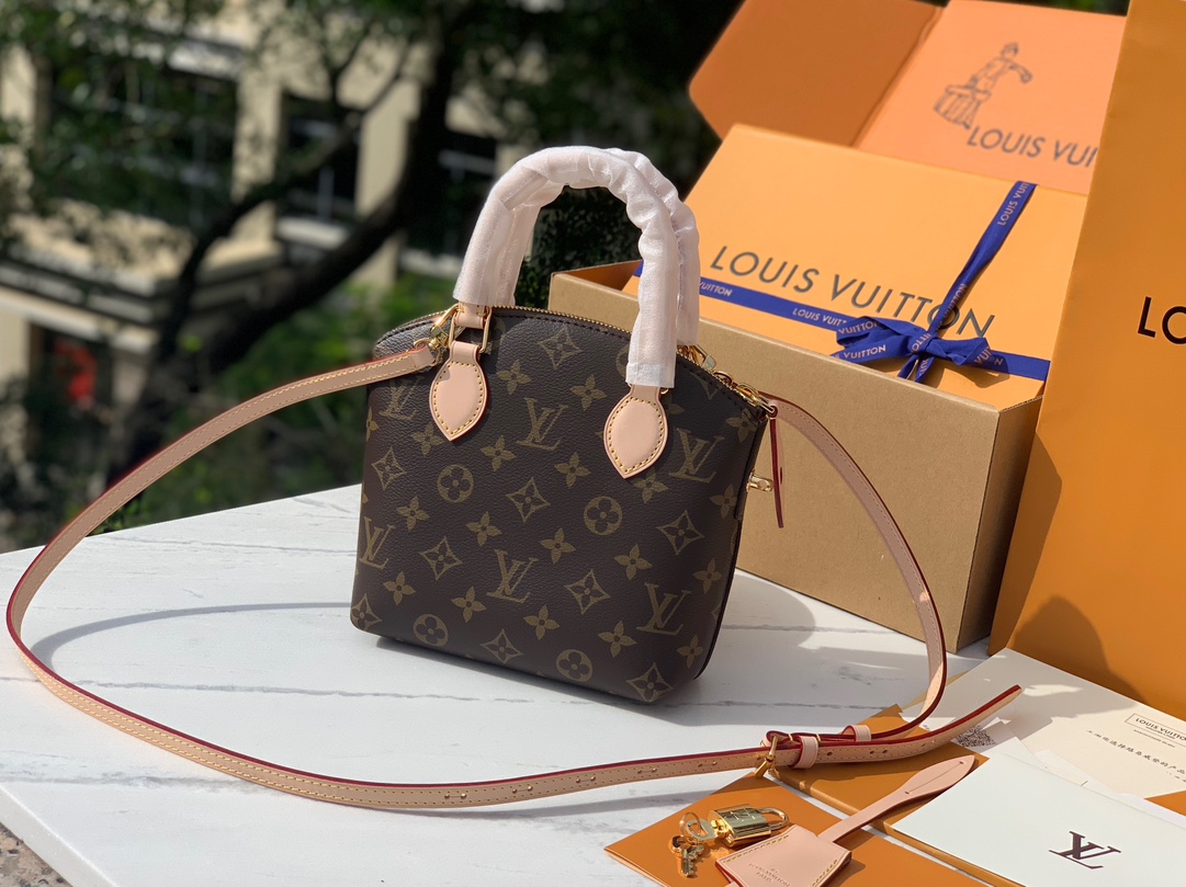 🌼m12019尺寸：15×19×7cm LV Lockit BB贝壳包，香港渠道出货，可香港直新款邮！ 