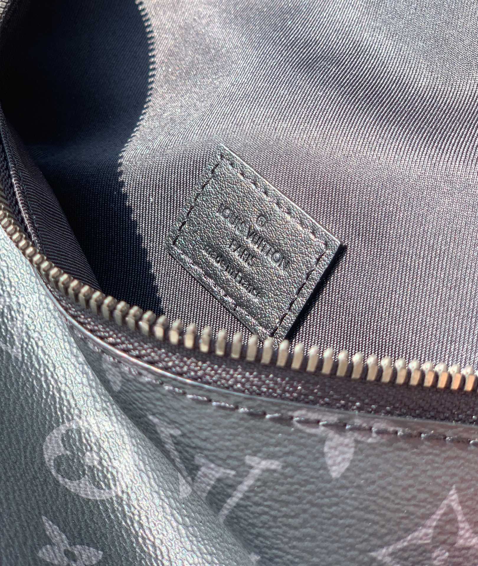 🌼m44336尺寸：47×20×9cm香港渠道货！LV DISCOVERY 黑武士腰包，专柜超难买，万年