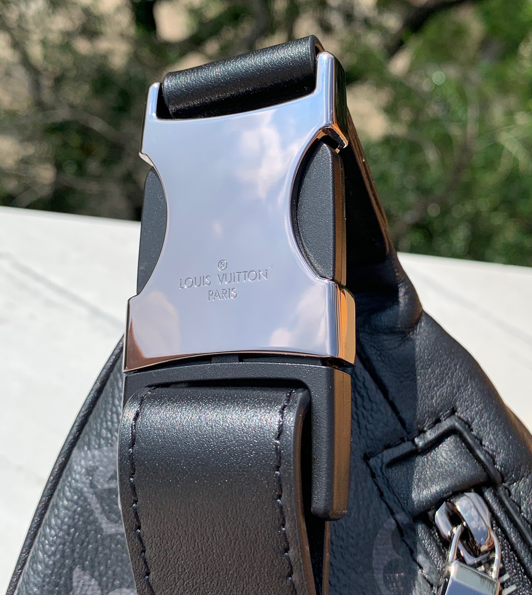 🌼m44336尺寸：47×20×9cm香港渠道货！LV DISCOVERY 黑武士腰包，专柜超难买，万年