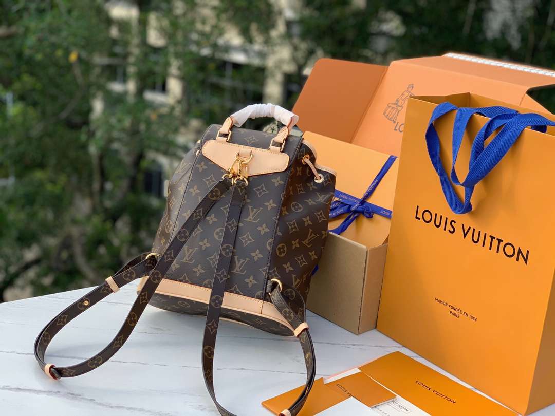 🌼m11198尺寸:28x30x18cmLV Montsouris小号双肩包，【动态芯片版】香港渠道出货