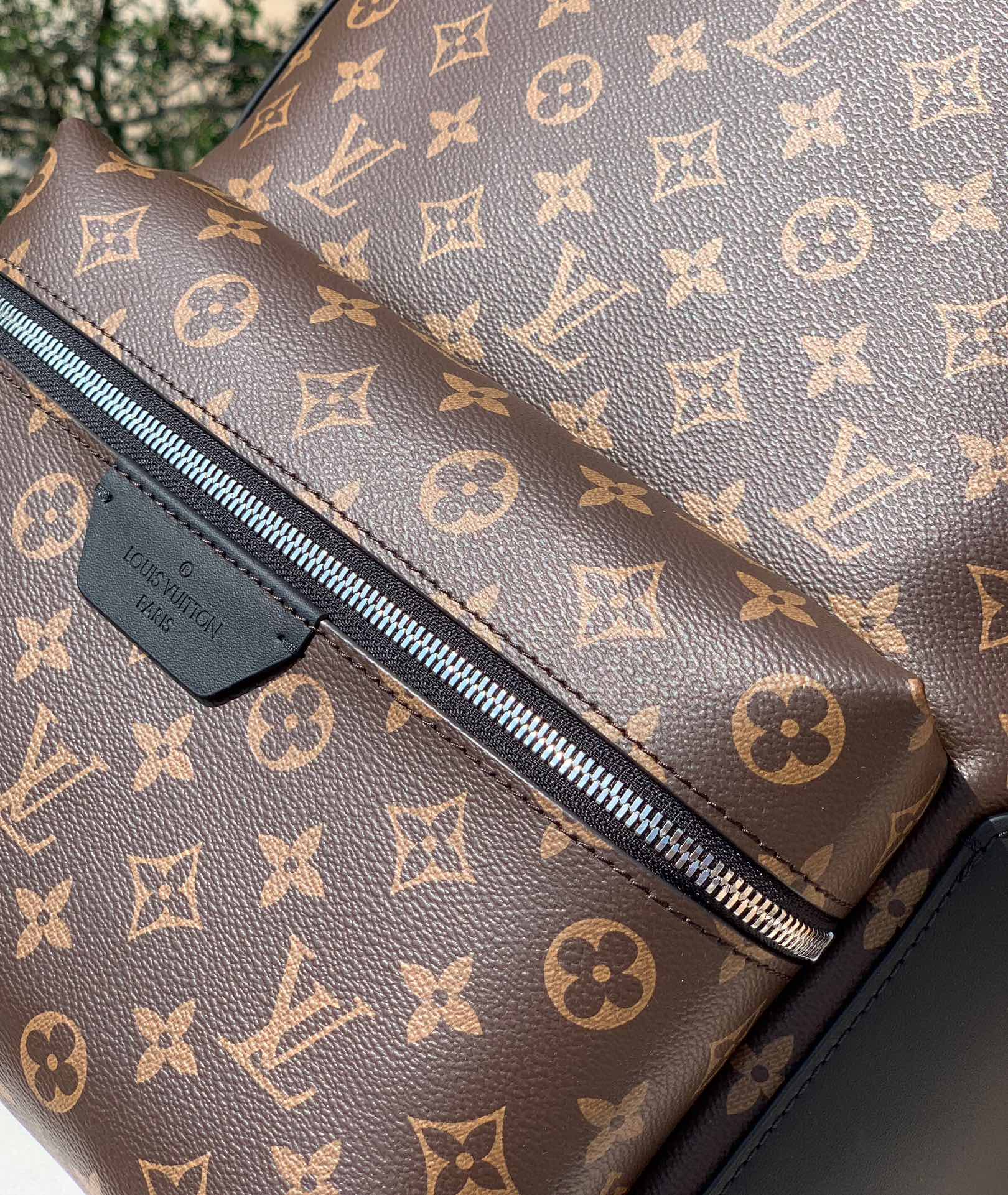 非市场普通货 进口皮料半钢五金m46684尺寸：29x38x20cmLV Discovery 小号老花双