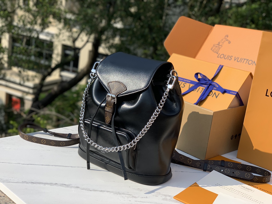 非市场普通货 进口皮料半钢五金m12587尺寸:28x30x18cm2024冬季推出，香港渠道，可直邮，