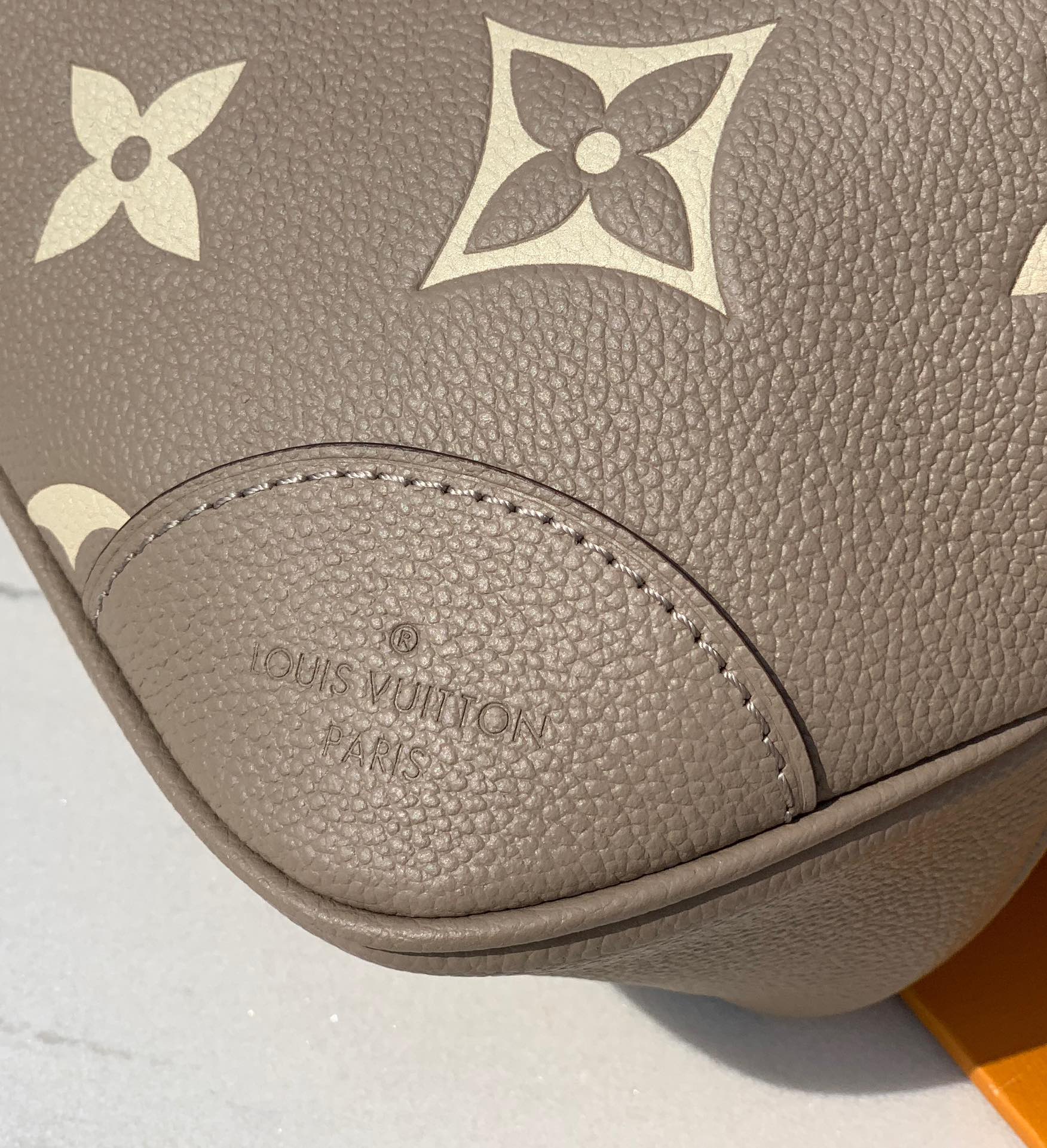 非市场普通货 进口皮料半钢五金 m13224尺寸：29×16×9.5cm11月上新的爆款！LV Boul