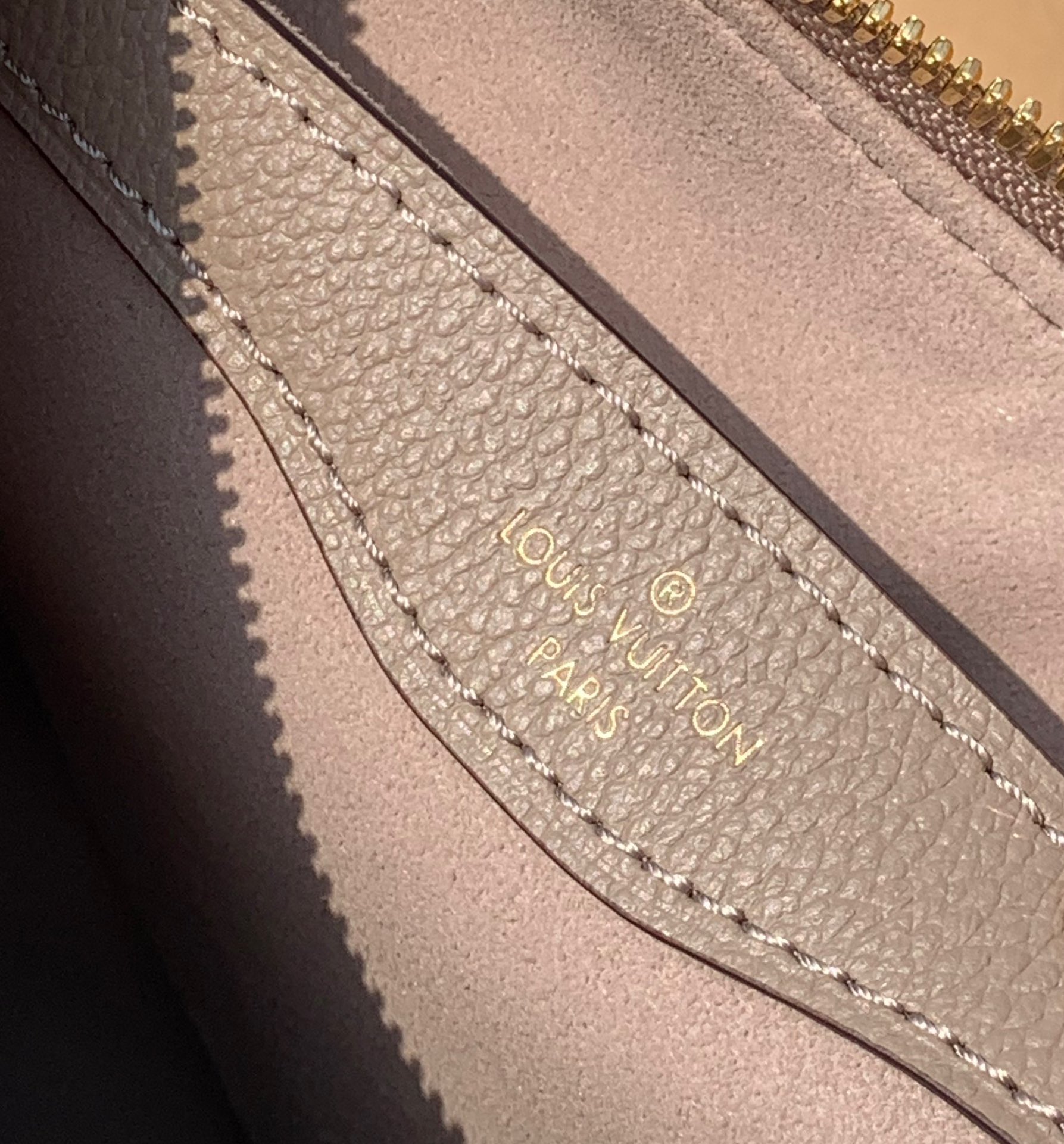 非市场普通货 进口皮料半钢五金 m13224尺寸：29×16×9.5cm11月上新的爆款！LV Boul