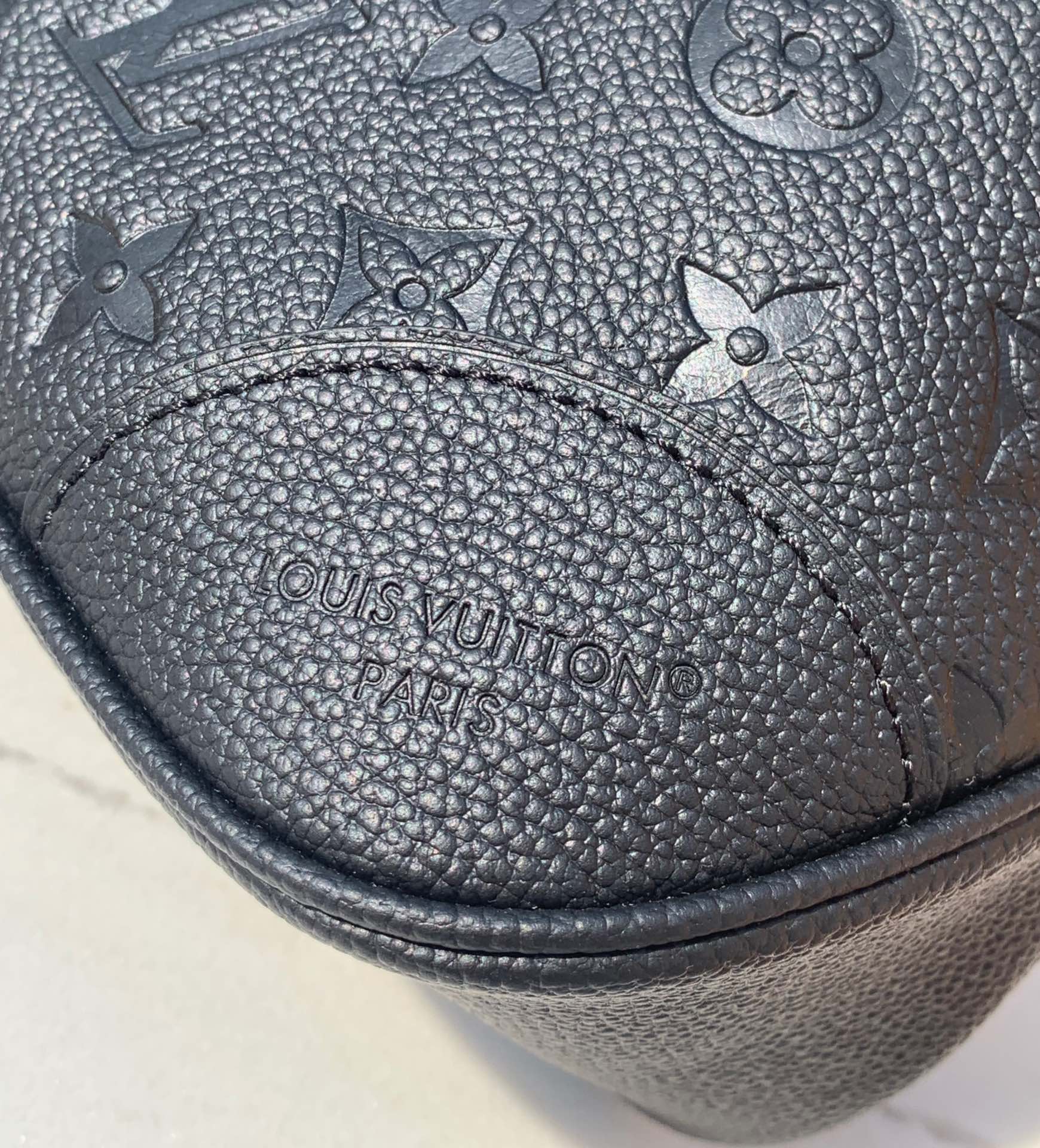 非市场普通货 进口皮料半钢五金 m12930尺寸：29×16×9.5cm被问爆的一款新品，LV Boul