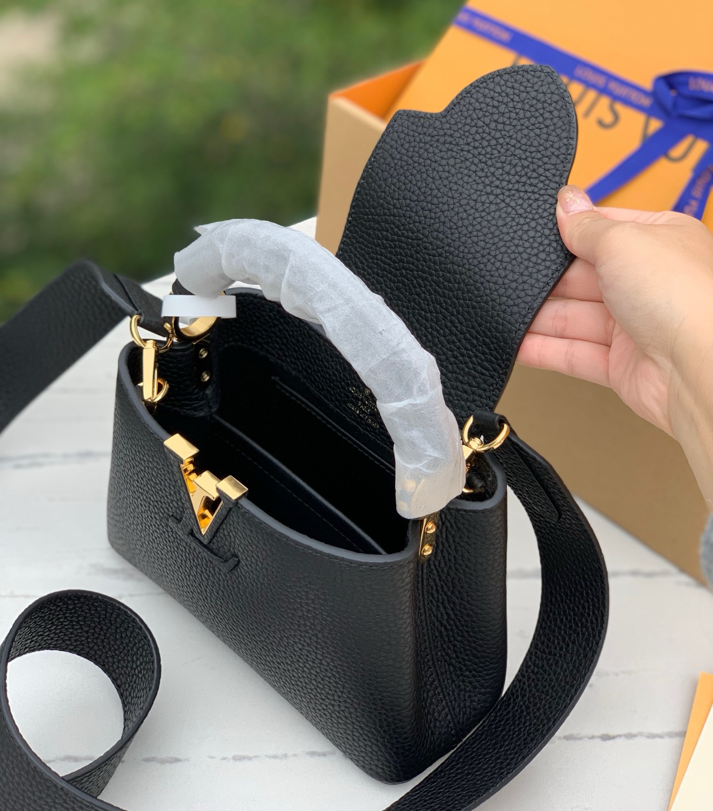 非市场普通货 进口皮料半钢五金 m24729mini尺寸：21×14×8cmLV capucines 公