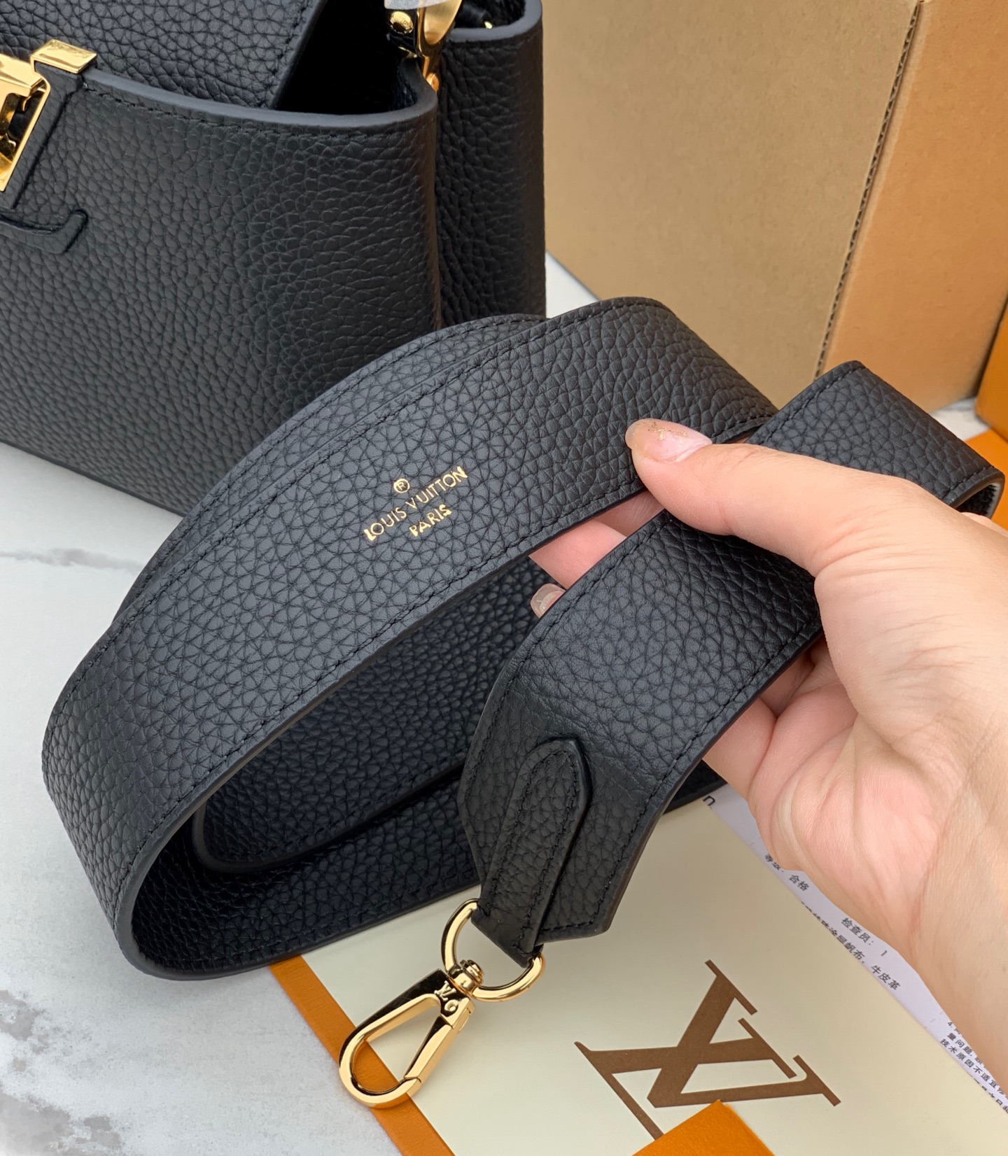 非市场普通货 进口皮料半钢五金 m24729mini尺寸：21×14×8cmLV capucines 公