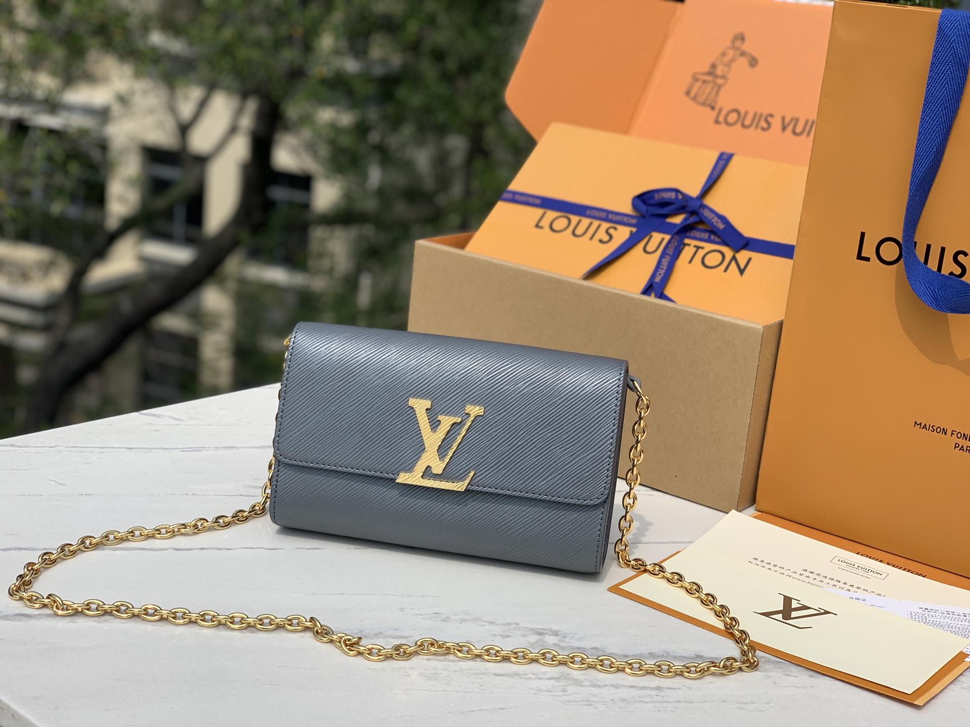 🌼 m12788尺寸：14 x 5 x 22cm渠道出货，LV新款 Pochette Louise 水波