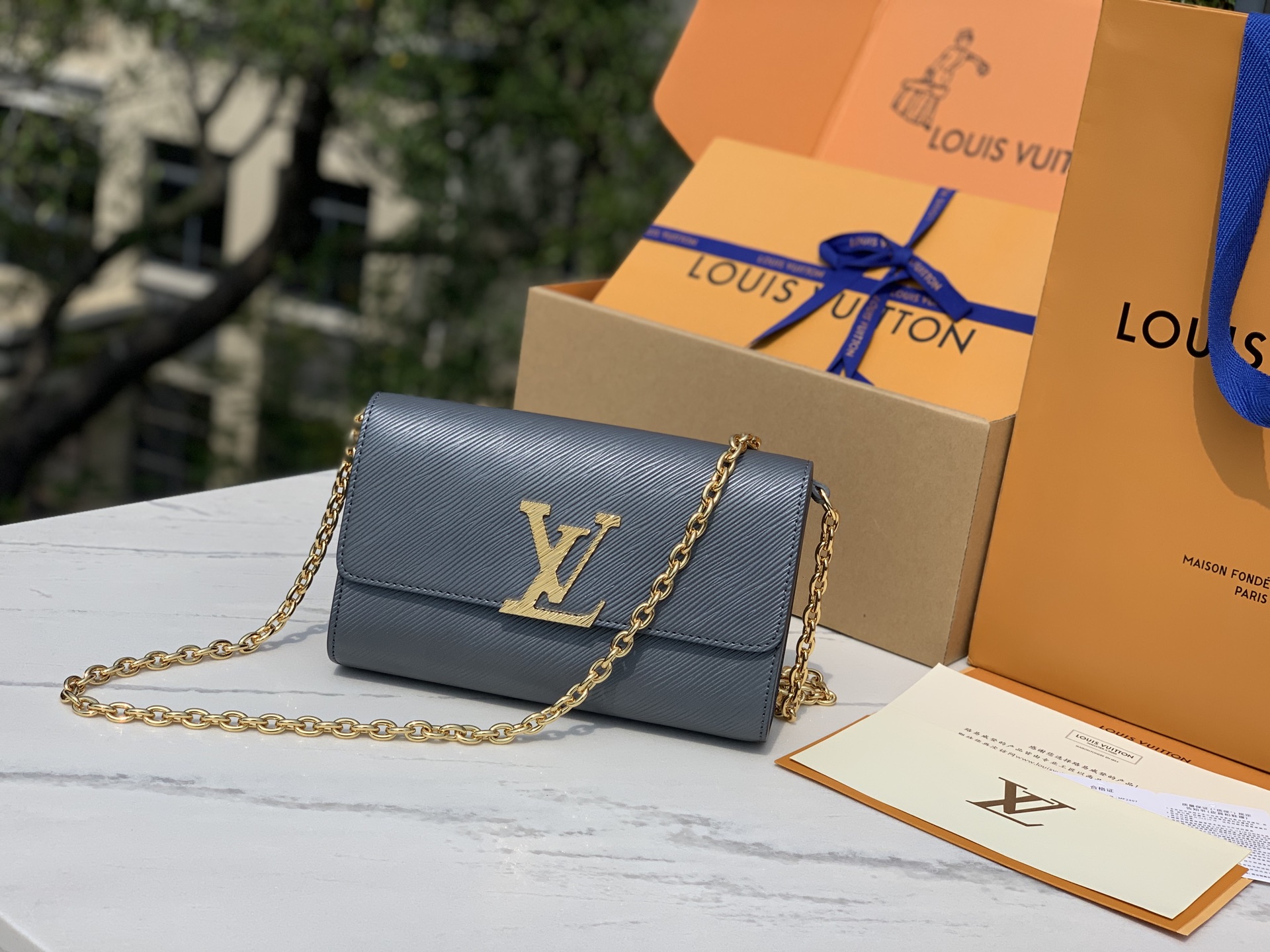 非市场普通货 进口皮料半钢五金 m12788尺寸：14 x 5 x 22cm渠道出货，LV新款 Poch