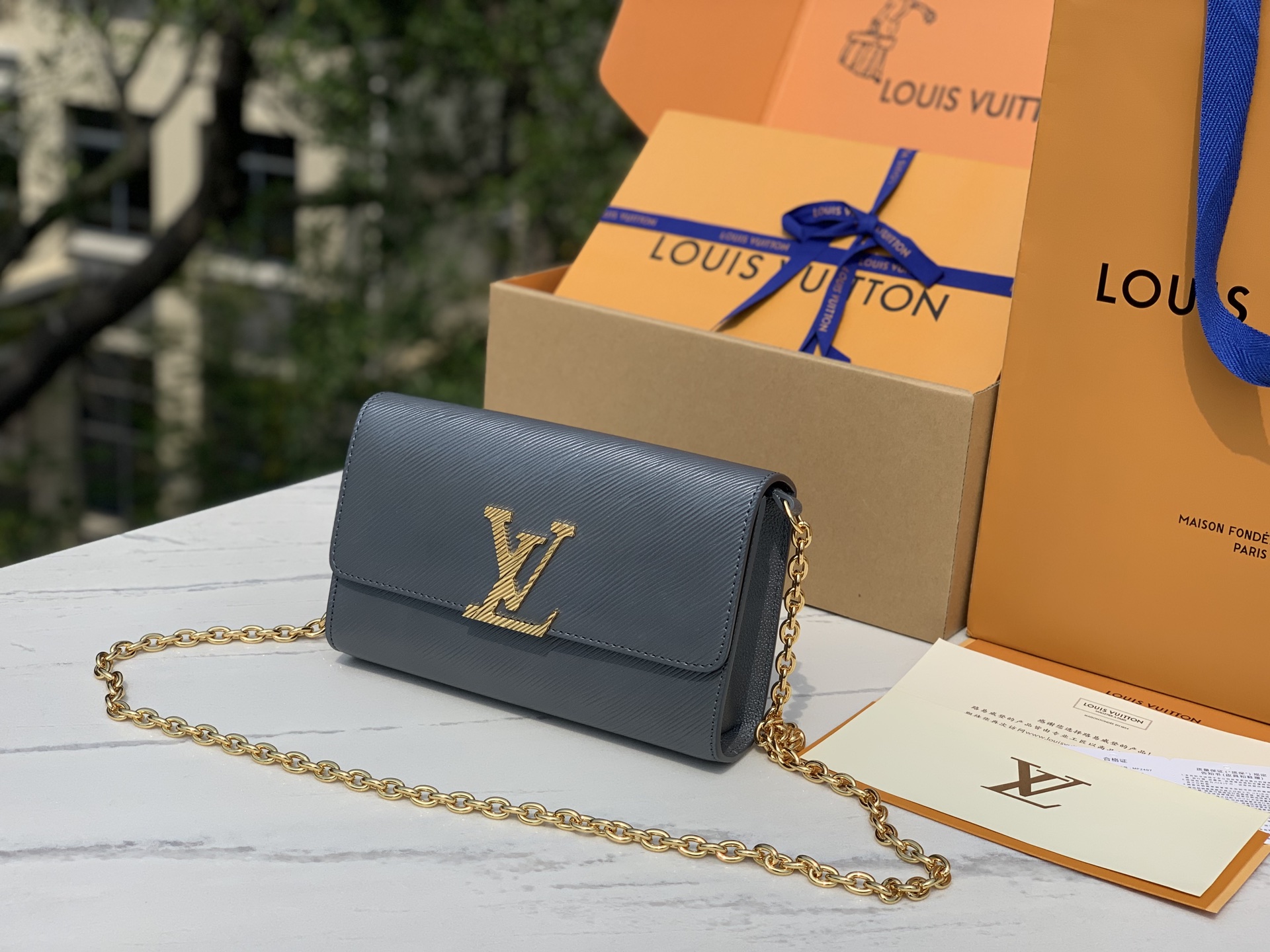 非市场普通货 进口皮料半钢五金 m12788尺寸：14 x 5 x 22cm渠道出货，LV新款 Poch