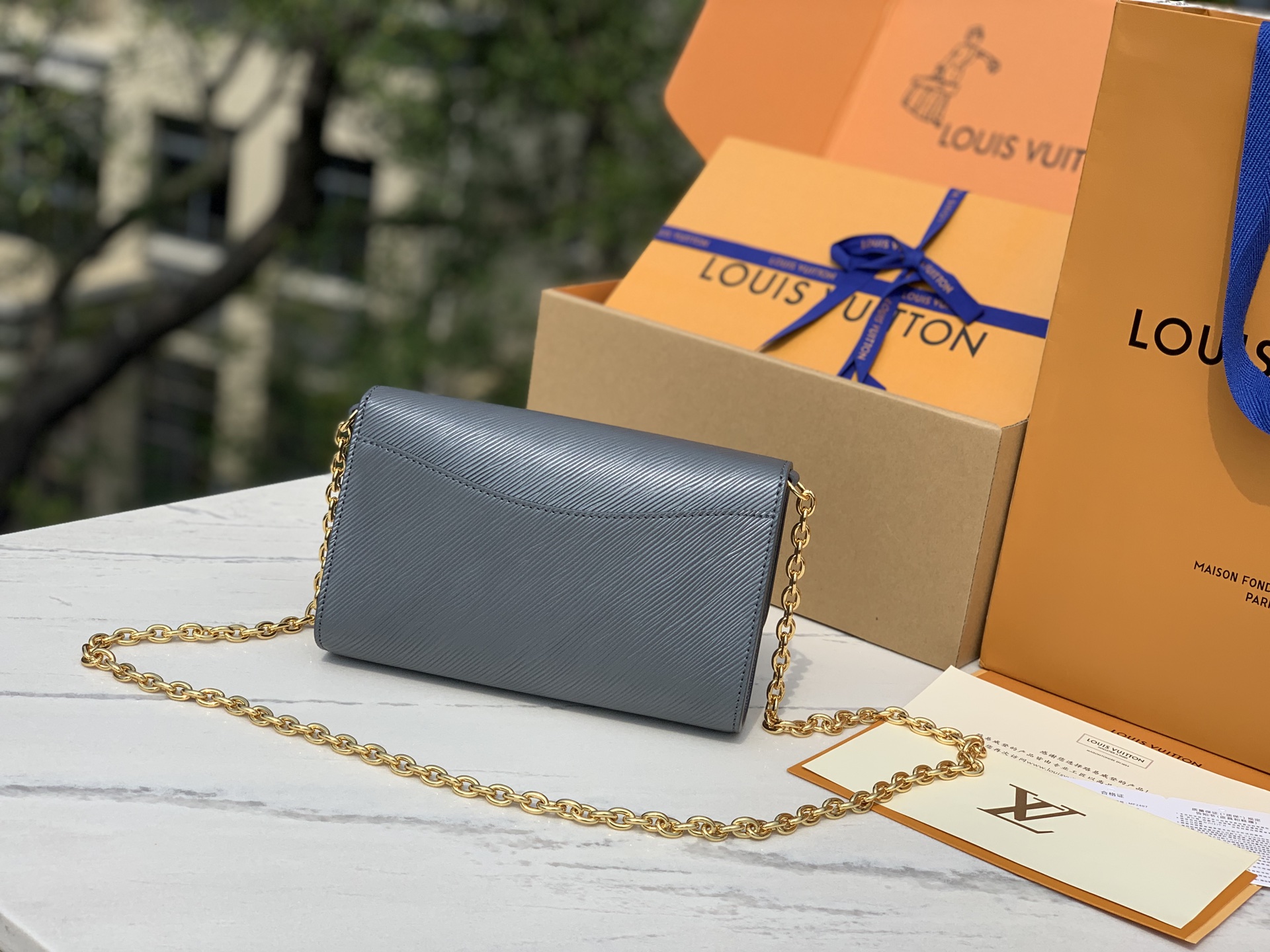 非市场普通货 进口皮料半钢五金 m12788尺寸：14 x 5 x 22cm渠道出货，LV新款 Poch