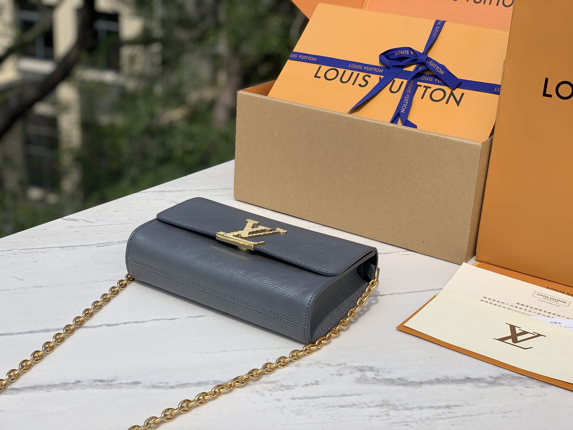 非市场普通货 进口皮料半钢五金 m12788尺寸：14 x 5 x 22cm渠道出货，LV新款 Poch