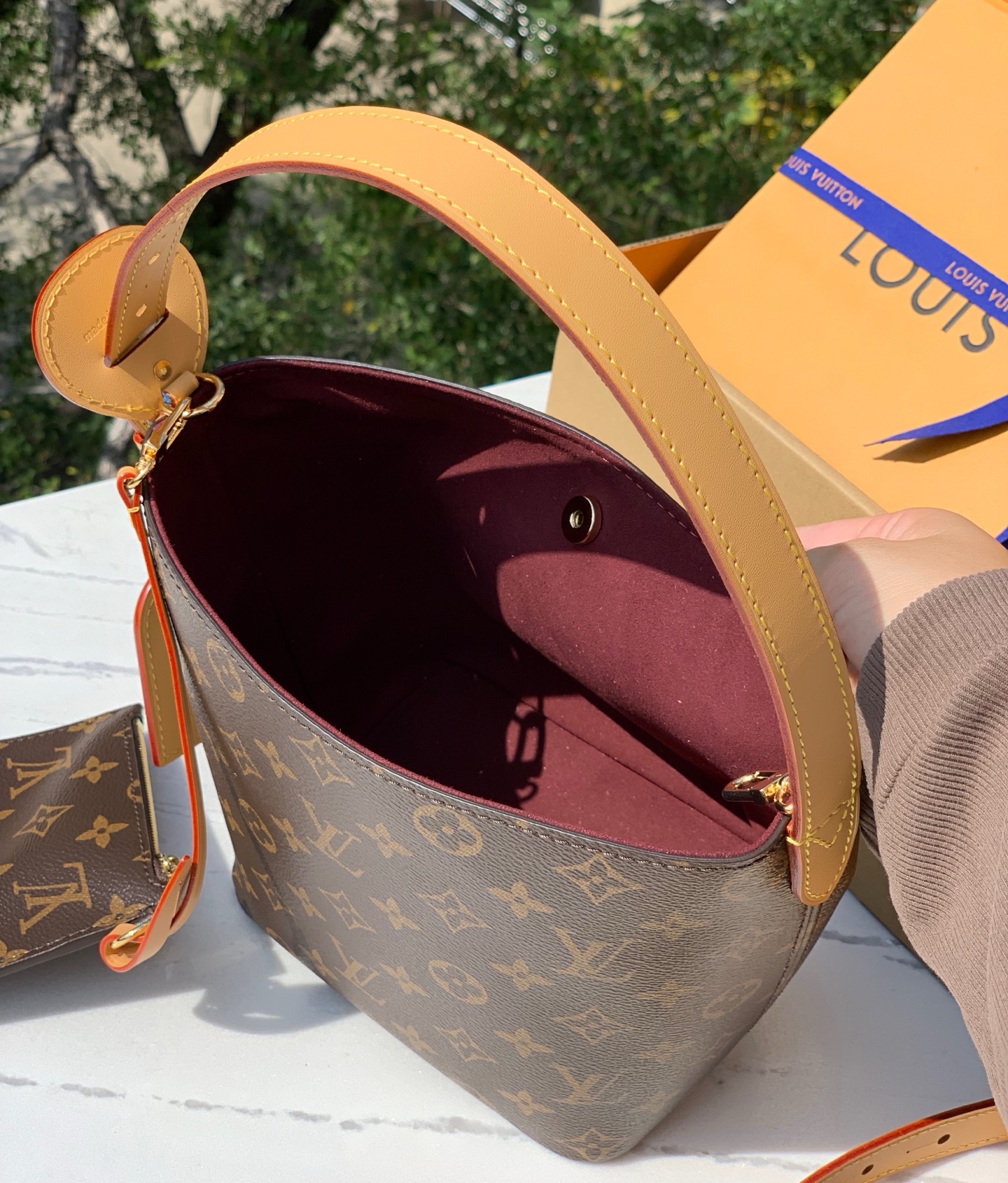 🌼 m12925尺寸：18 x 12 x 16cm2025年度黑马 LV ALL IN BB水桶包，经典