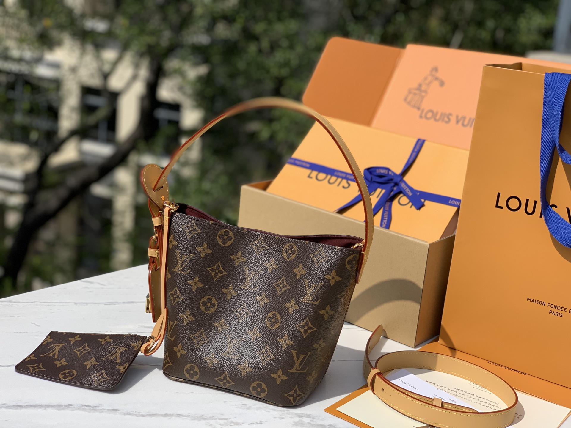 🌼 m12925尺寸：18 x 12 x 16cm2025年度黑马 LV ALL IN BB水桶包，经典