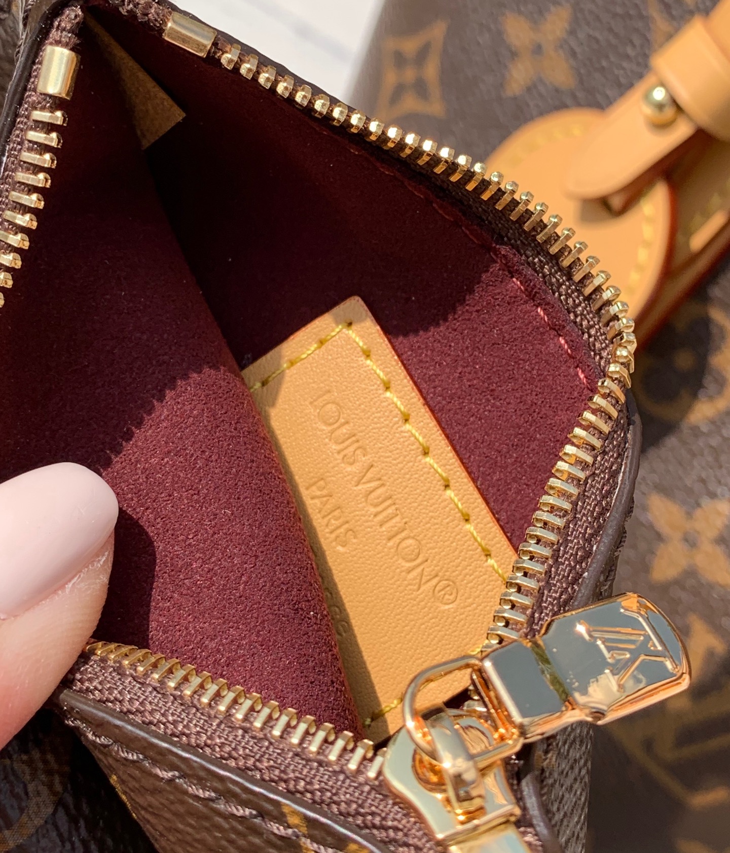 🌼 m12925尺寸：18 x 12 x 16cm2025年度黑马 LV ALL IN BB水桶包，经典