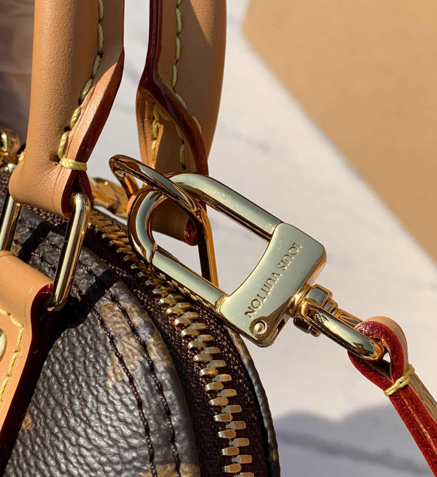 非市场普通货 进口皮料半钢五金 m82717尺寸:18 x 12 x 8CMLv nano alma贝壳