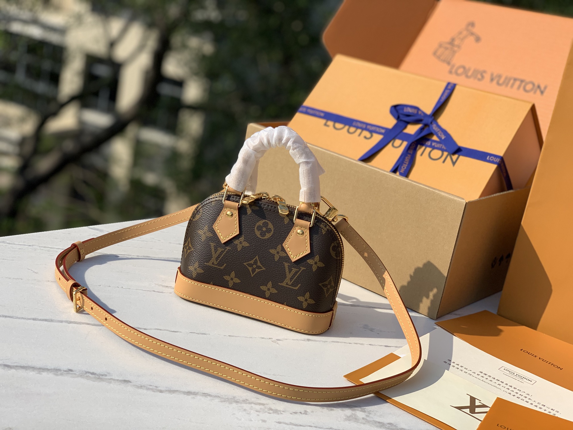 非市场普通货 进口皮料半钢五金 m82717尺寸:18 x 12 x 8CMLv nano alma贝壳