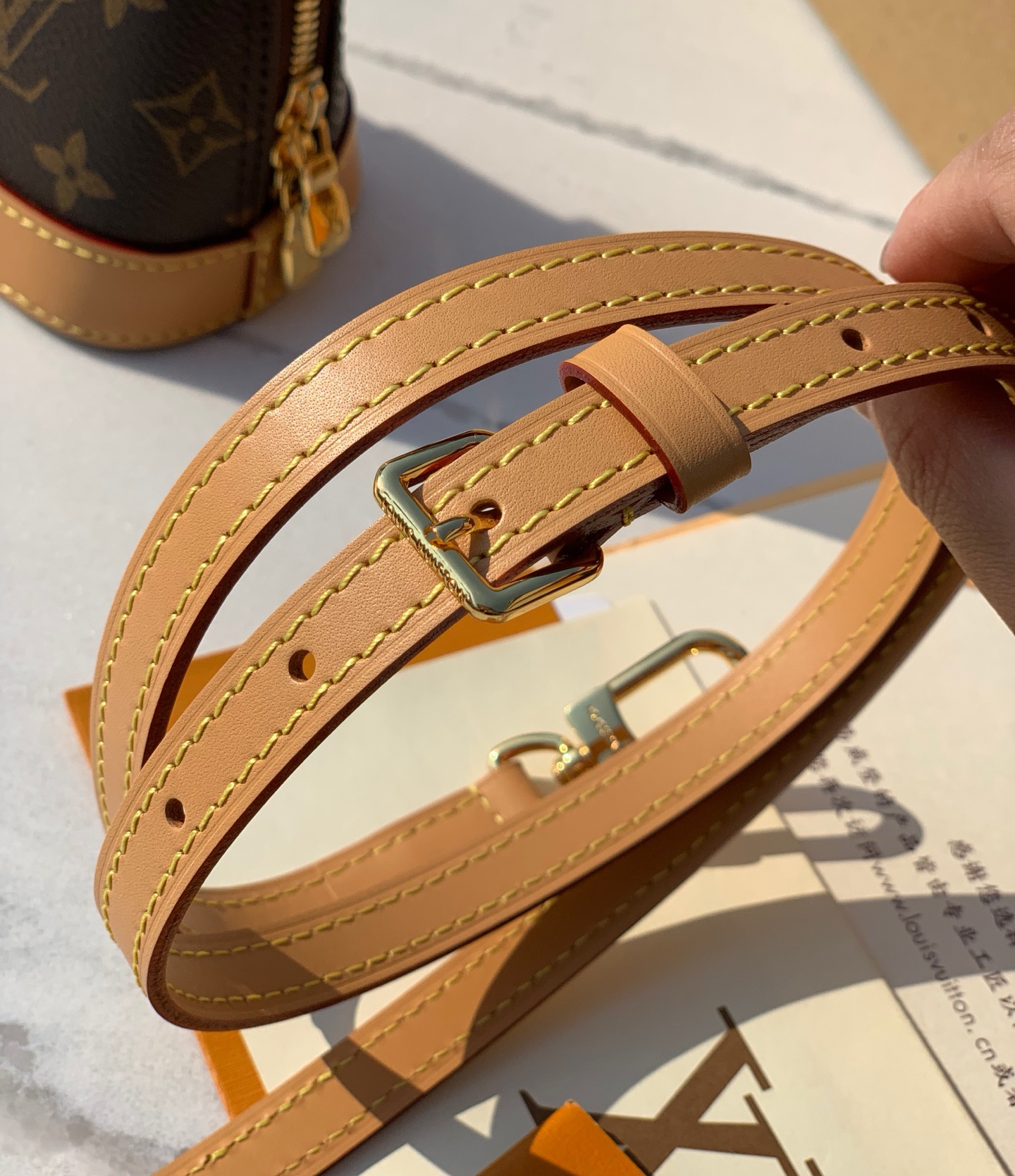 非市场普通货 进口皮料半钢五金 m82717尺寸:18 x 12 x 8CMLv nano alma贝壳