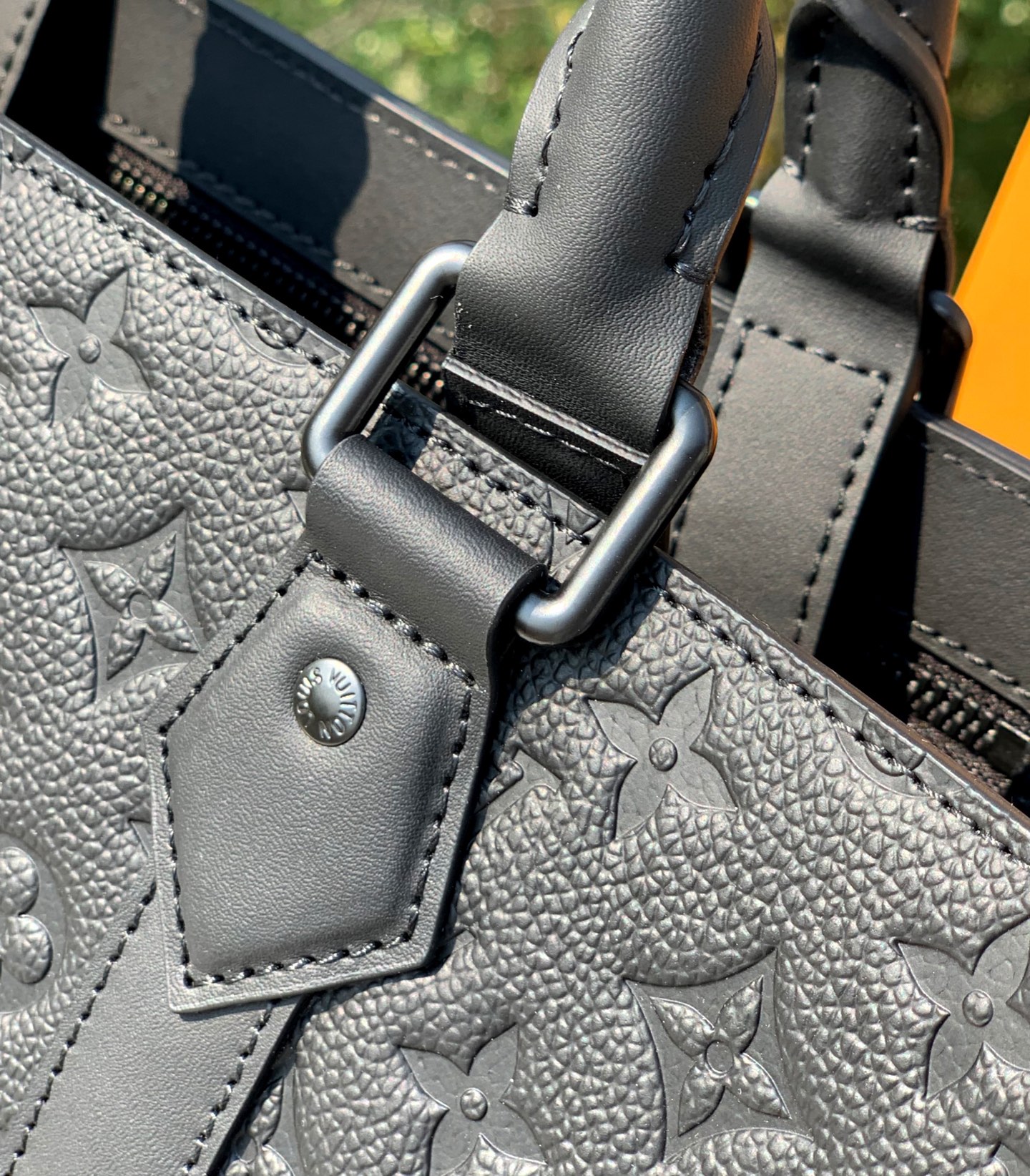 🌼 m24786尺寸：41 x 33 x 14CM香港渠道出，最火爆的LV sac plat 24H 托