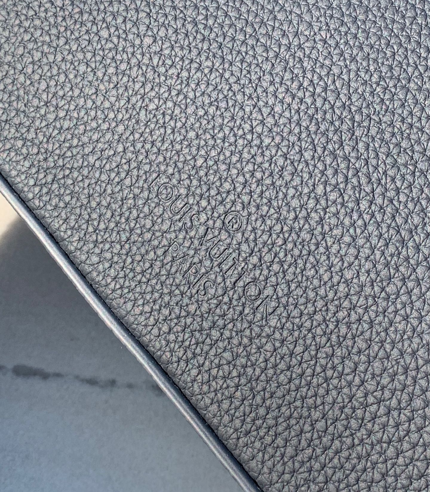 非市场普通货 进口皮料半钢五金 m22611尺寸：23.5 x 18 x 7cmLV FASTLINE 