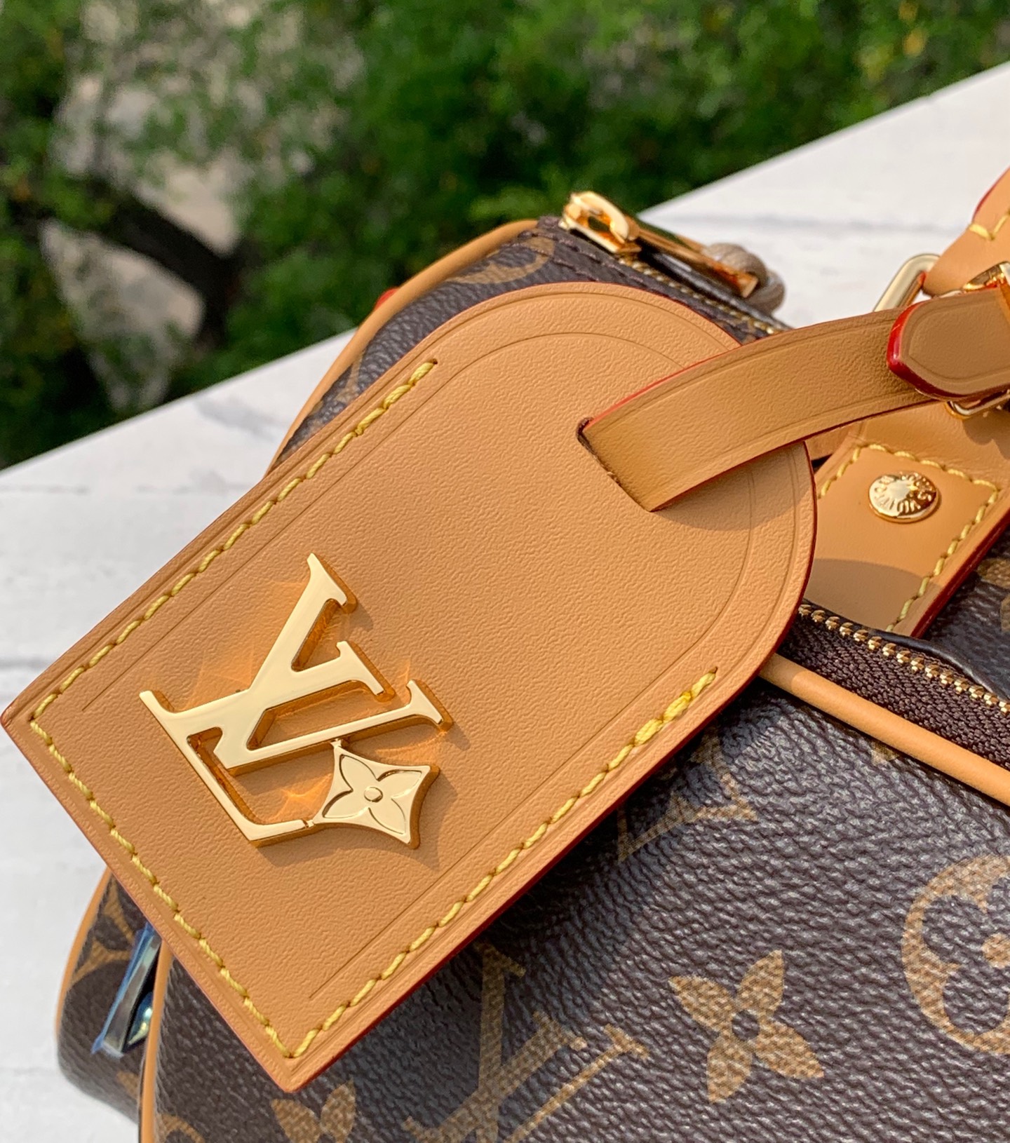 🌼 m14028尺寸:25×15×11cmLv新款Keepall Bandoulière 25枕头包，将