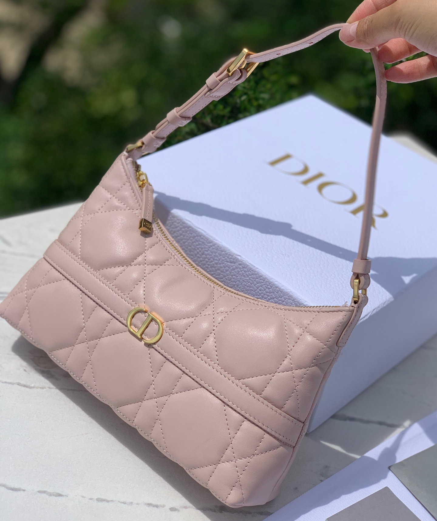 Aquí tienes otra serie de detalles, no te cansarás, el color rosa es muy adecuado para el verano🌸