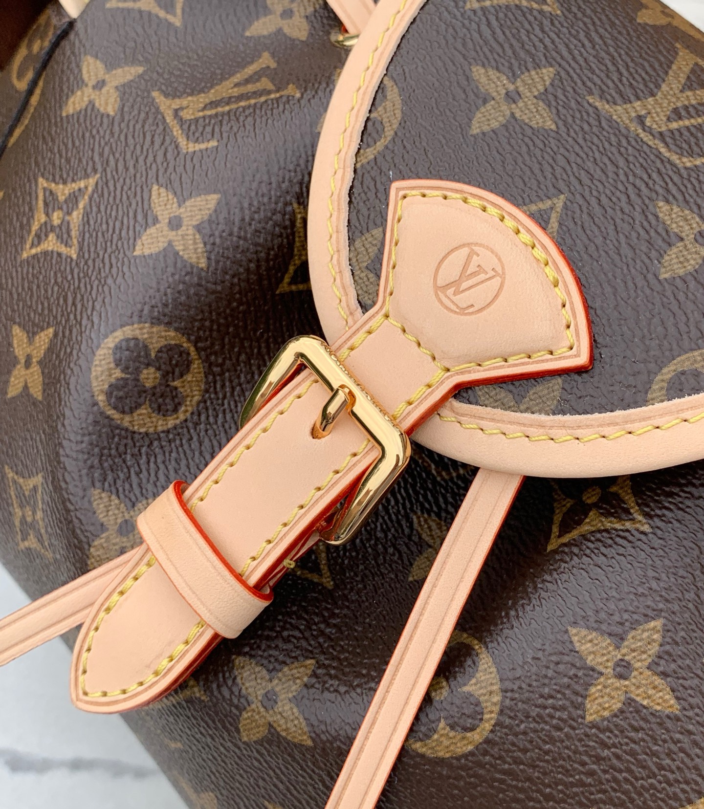 🌼 m25085尺寸:27×12×17cm2025Lv 早秋新款|ODYSSÉE 老花链条饺子包，抽绳老