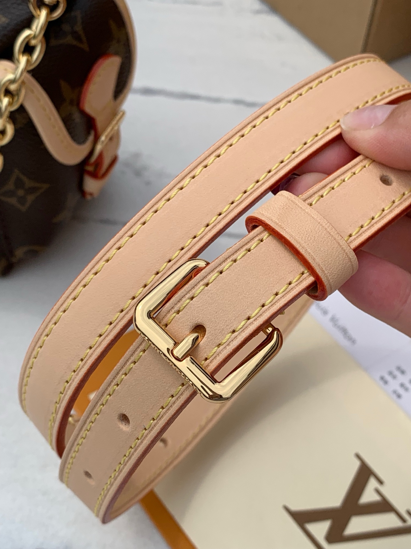 🌼 m25085尺寸:27×12×17cm2025Lv 早秋新款|ODYSSÉE 老花链条饺子包，抽绳老