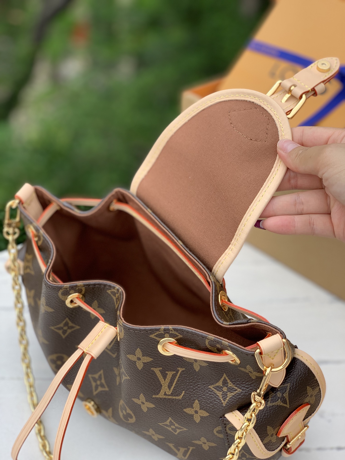 🌼 m25085尺寸:27×12×17cm2025Lv 早秋新款|ODYSSÉE 老花链条饺子包，抽绳老