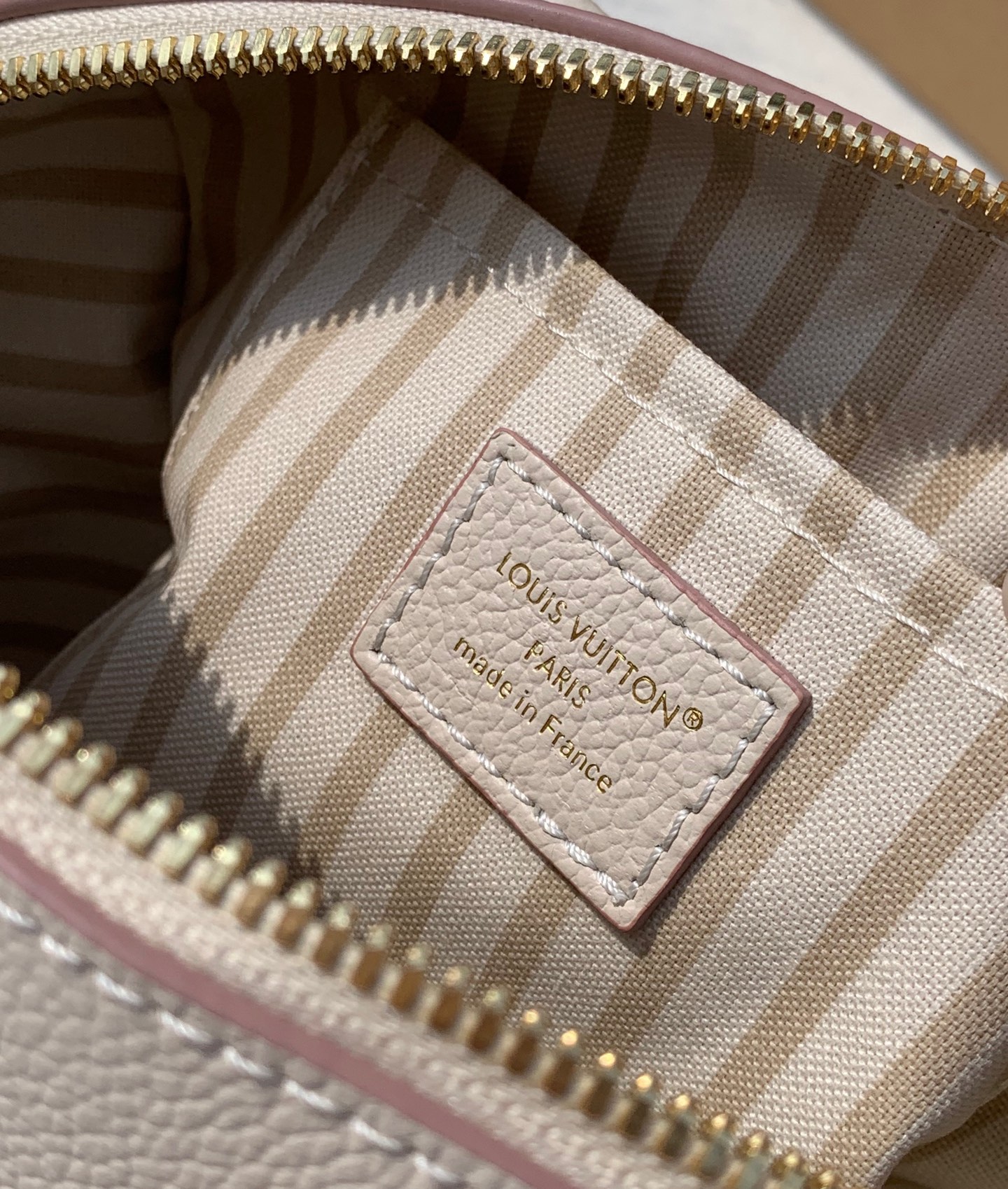 非市场普通货 进口皮料半钢五金 m14291尺寸：13.5 x 12 x 20.5LV新款奶油丝印Spe