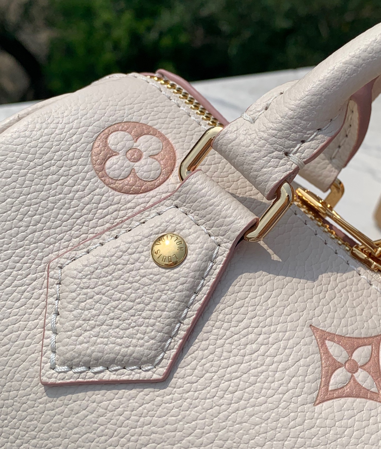 非市场普通货 进口皮料半钢五金 m14291尺寸：13.5 x 12 x 20.5LV新款奶油丝印Spe