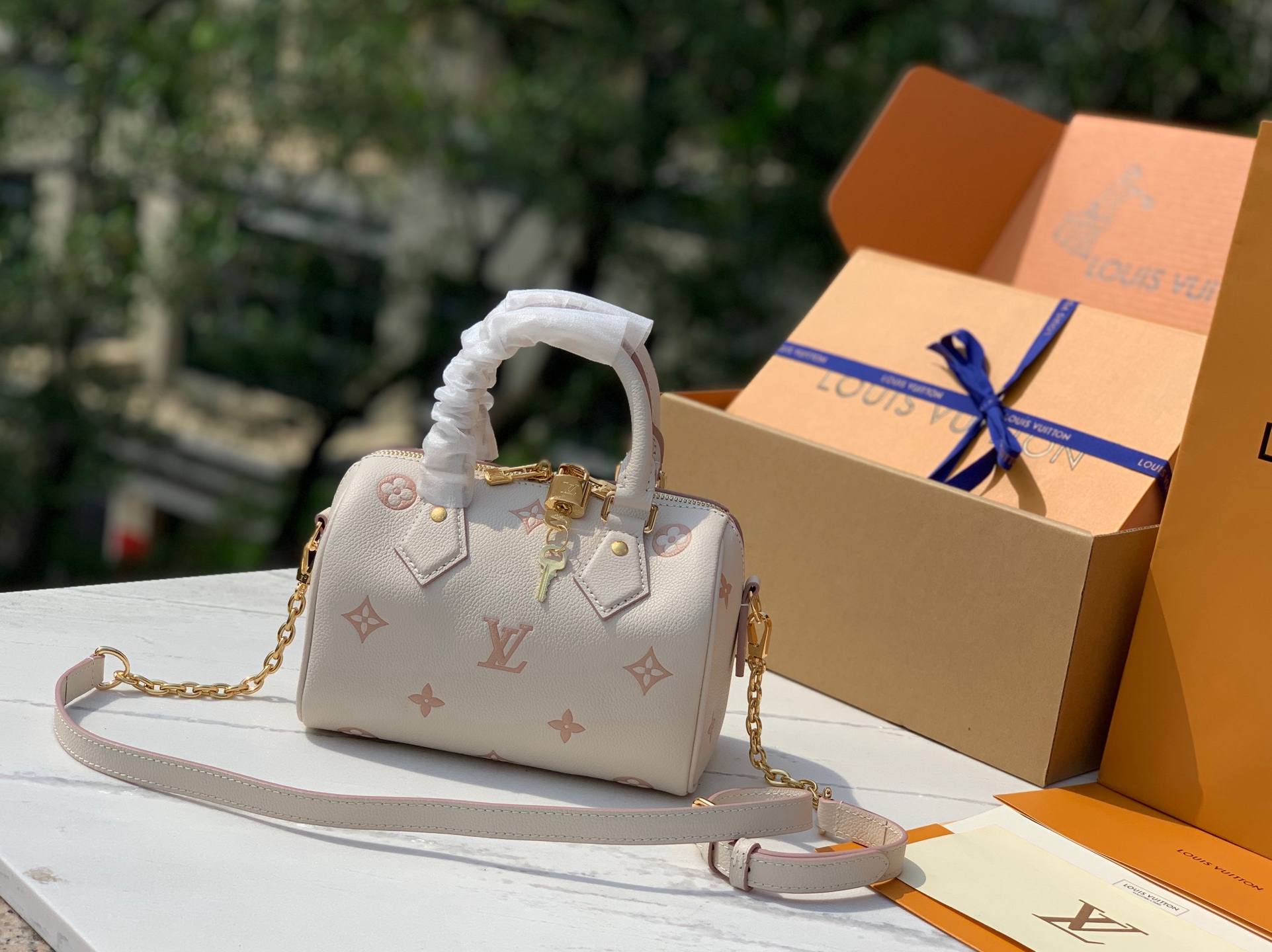 🌼 m14291尺寸：13.5 x 12 x 20.5LV新款奶油丝印Speedy Bandoulièr