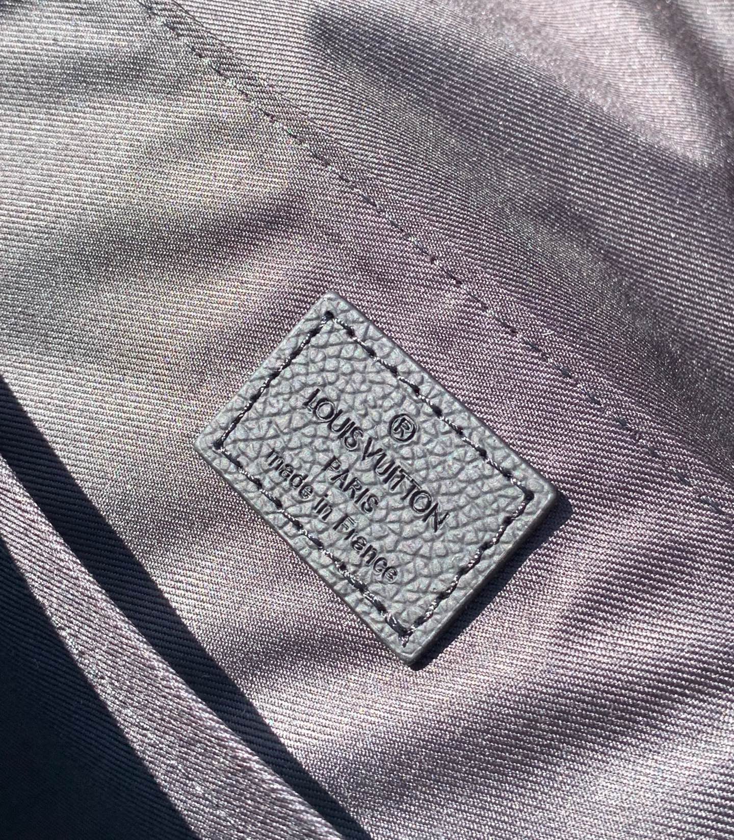 🌼 m25121尺寸：33×22.5×11cm新款出货，LV Voyager PM小号邮差包，经典Mon