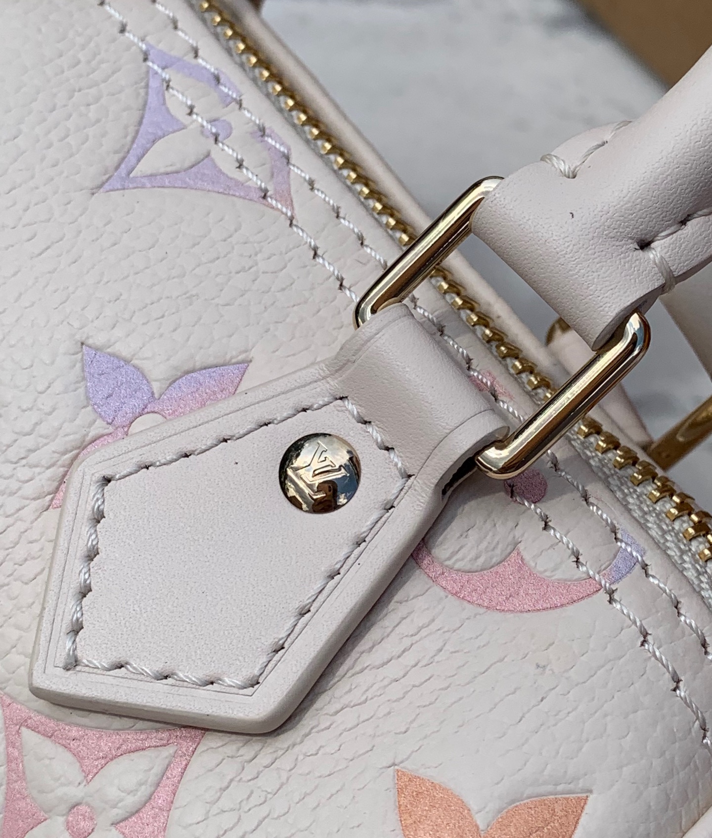 非市场普通货 进口皮料半钢五金 m25591尺寸：16 x 10 x 7.5cm新款来袭🔥LV nano