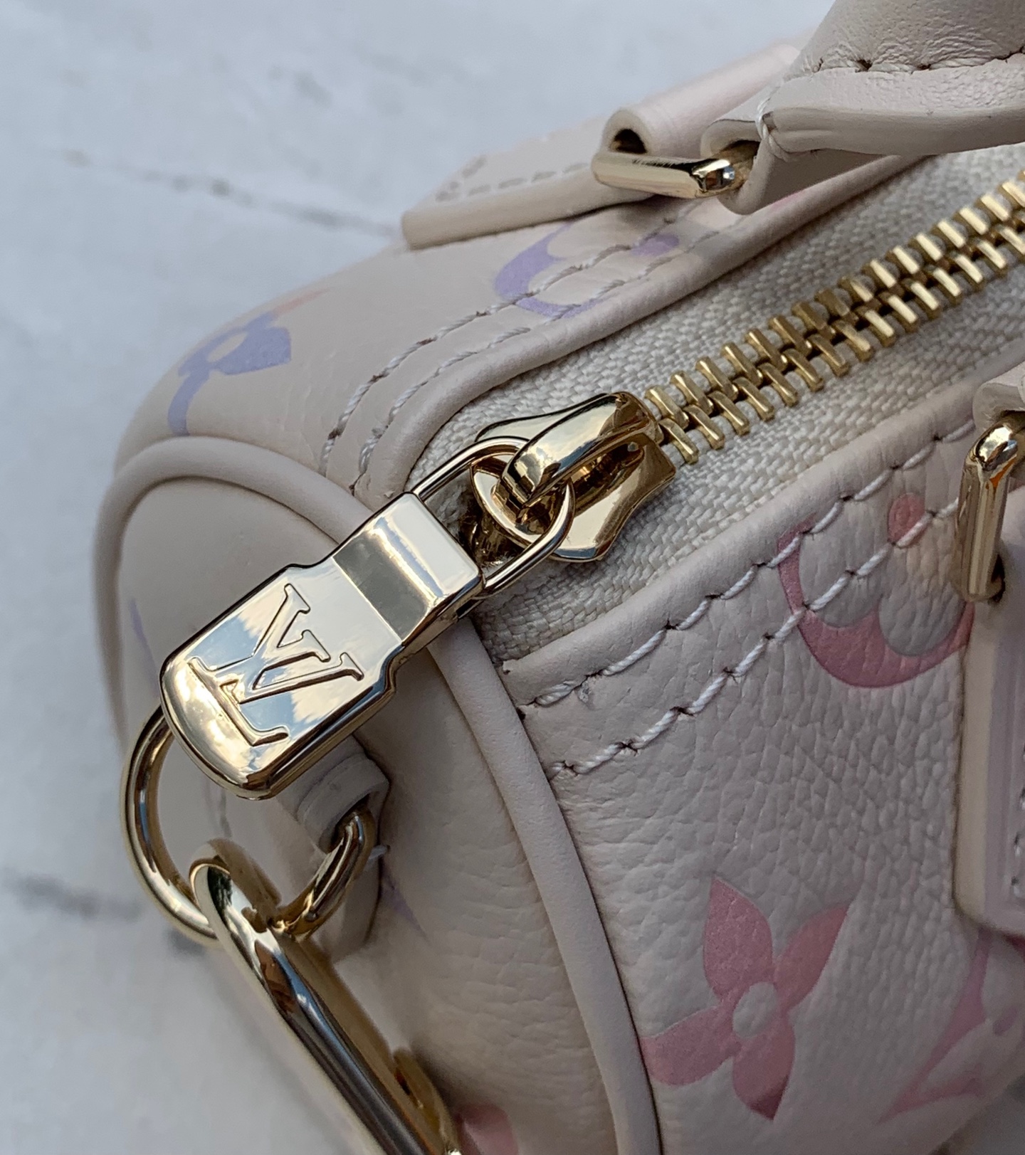 非市场普通货 进口皮料半钢五金 m25591尺寸：16 x 10 x 7.5cm新款来袭🔥LV nano