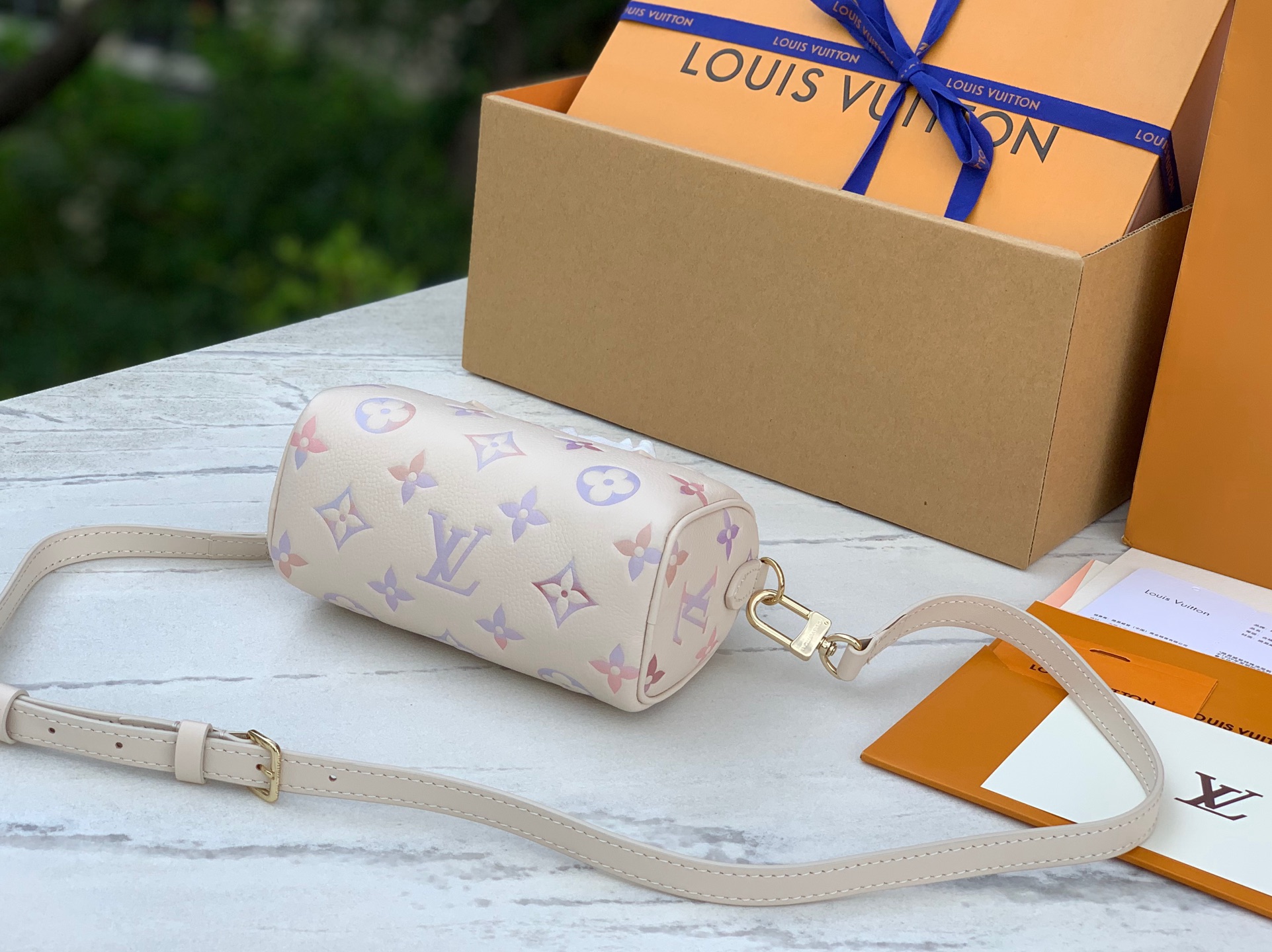 非市场普通货 进口皮料半钢五金 m25591尺寸：16 x 10 x 7.5cm新款来袭🔥LV nano