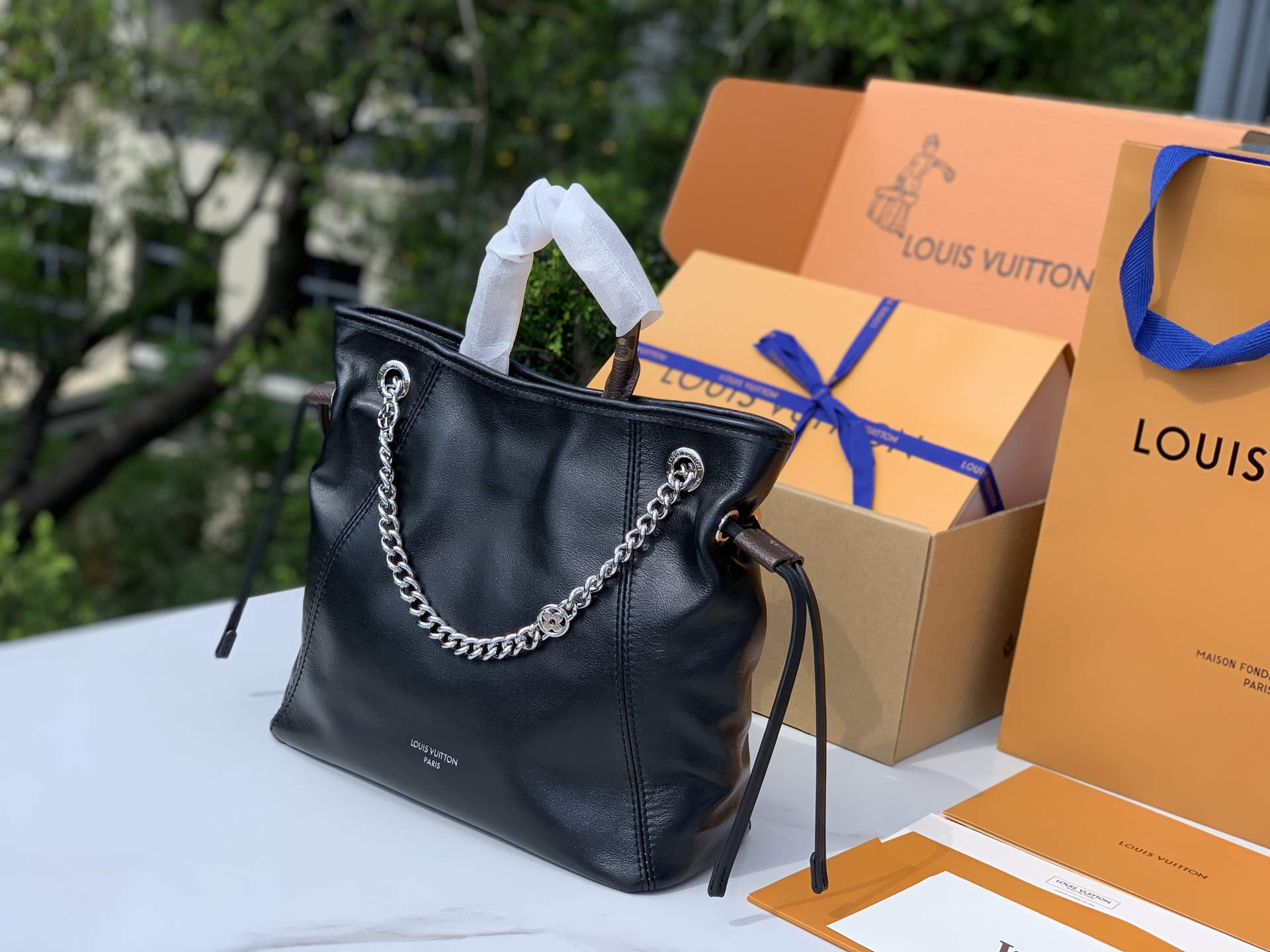 非市场普通货 进口皮料半钢五金 m25522尺寸：25×10×24cm香港渠道！LV Vibe系列的Of