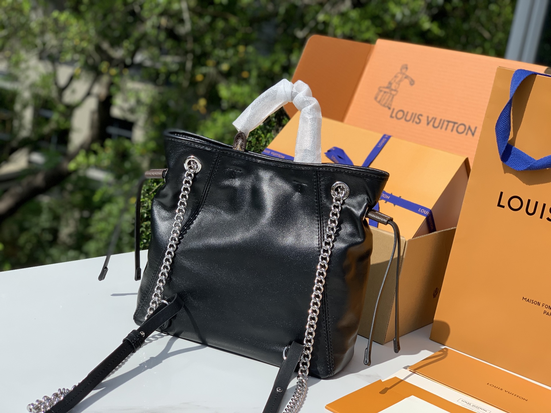 非市场普通货 进口皮料半钢五金 m25522尺寸：25×10×24cm香港渠道！LV Vibe系列的Of