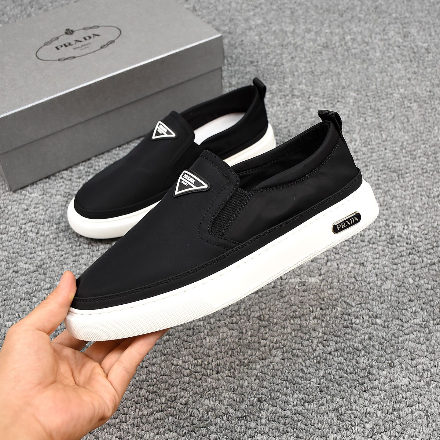 NO:886955,P [Prada] Breathable cloth shoes, the upper is made of comfortable and breathable fabric, ultra-light and soft foam outsole. Men's size 38-44.,, prada19860909P【普拉达】透气小布鞋,鞋面采用舒适透气布料,超轻软发泡大底.男款38-44.,,prada,Men's shoes