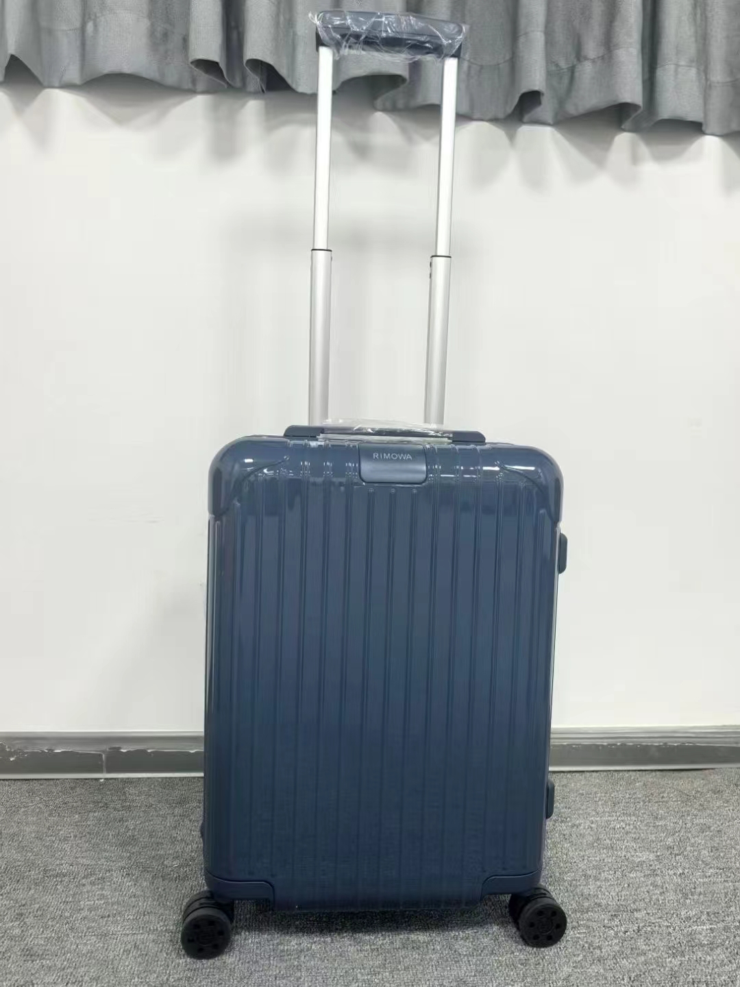 Rimowa Essential Cabin Suitcase, Deep Sea Blue, 21-33 inch, Original Design 4 a1734664430513 6103