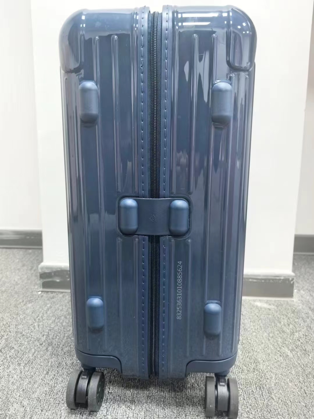 Rimowa Essential Cabin Suitcase, Deep Sea Blue, 21-33 inch, Original Design 7 a1734664430522 4775