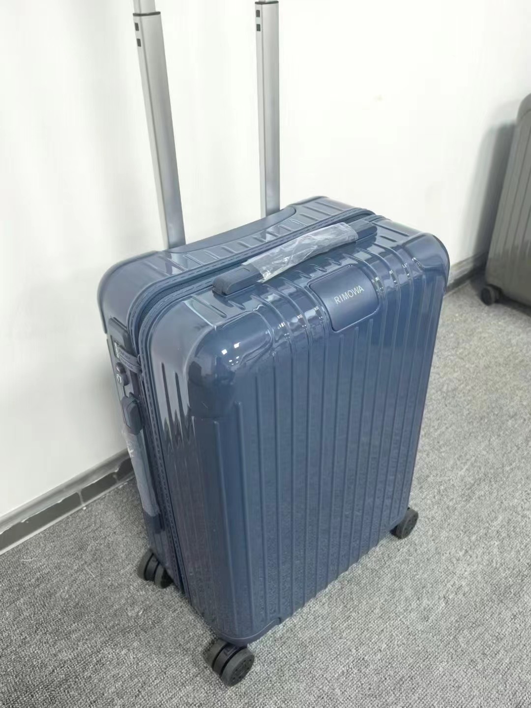 Rimowa Essential Cabin Suitcase, Deep Sea Blue, 21-33 inch, Original Design 6 a1734664430621 6266
