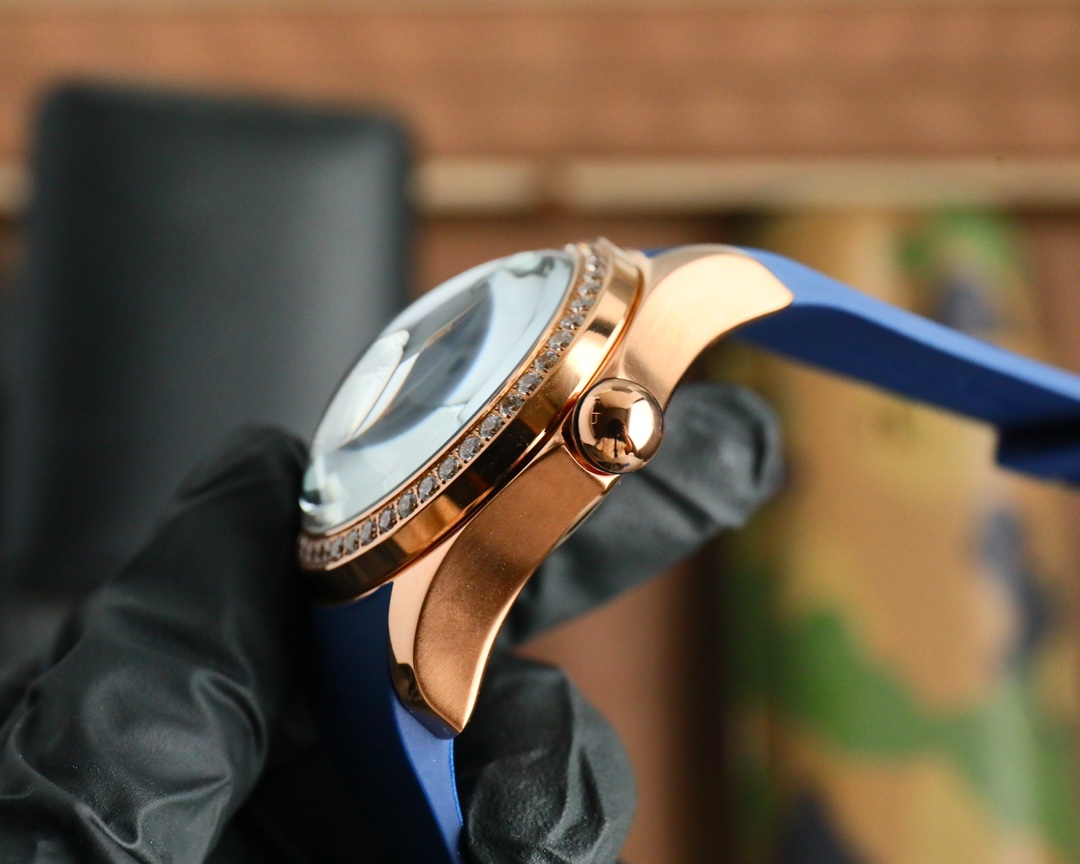 Unique CORUM Bubble Wristwatch: White Shell 1323 – Bold Design and Visionary Concept - 图片 5