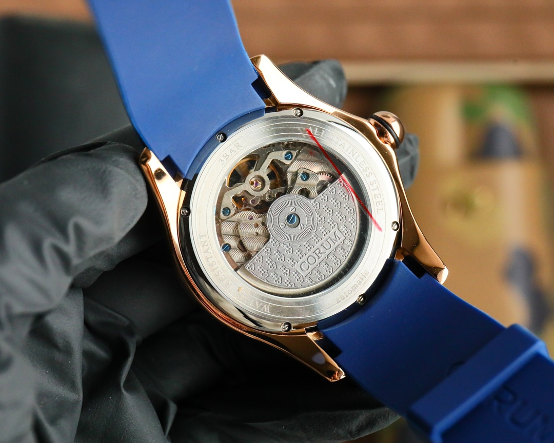 Unique CORUM Bubble Wristwatch: White Shell 1323 – Bold Design and Visionary Concept - 图片 7