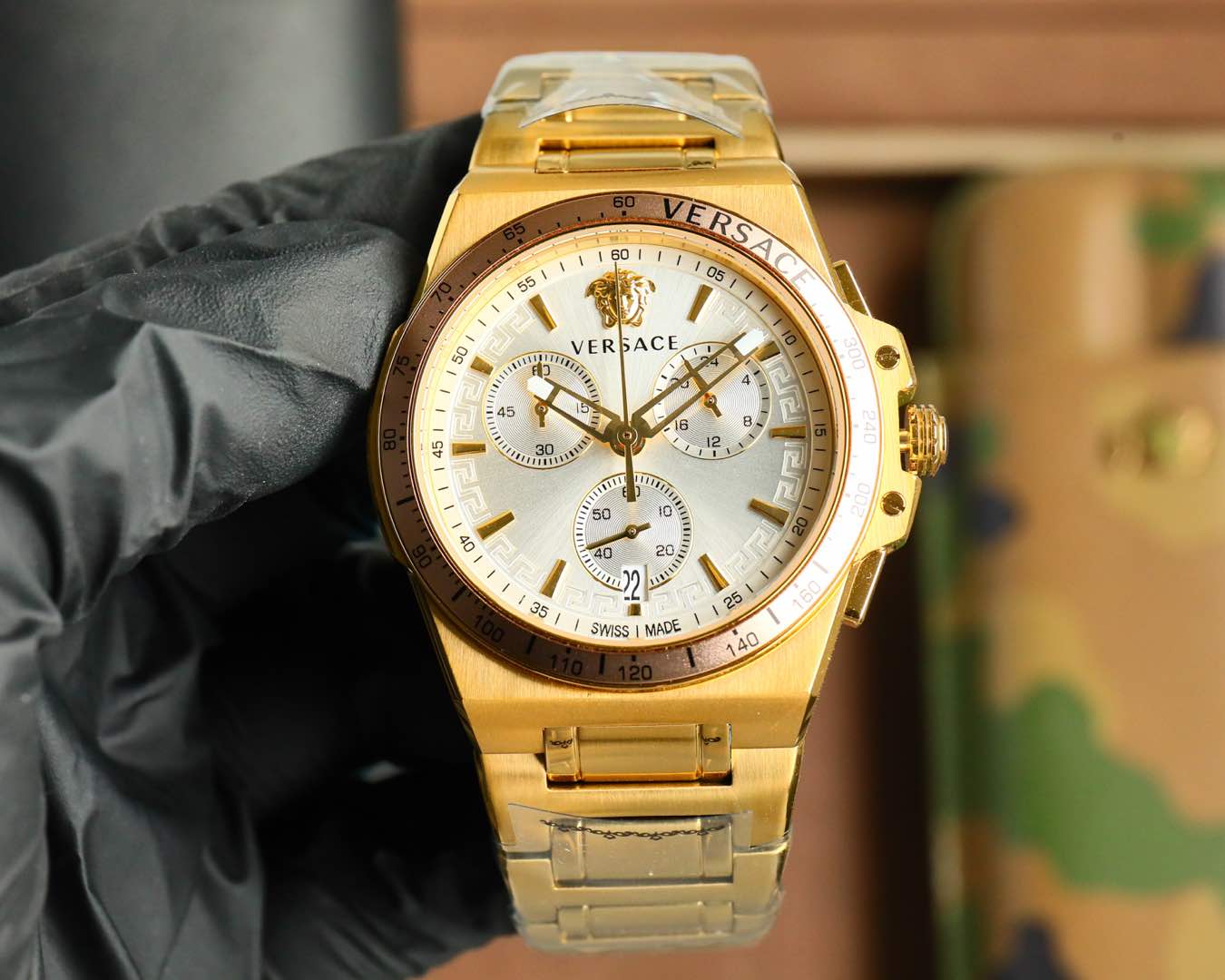 Luxurious VERSACE 2025 Men’s Watch with Greek Design and Medusa Sculptor Face - 图片 9