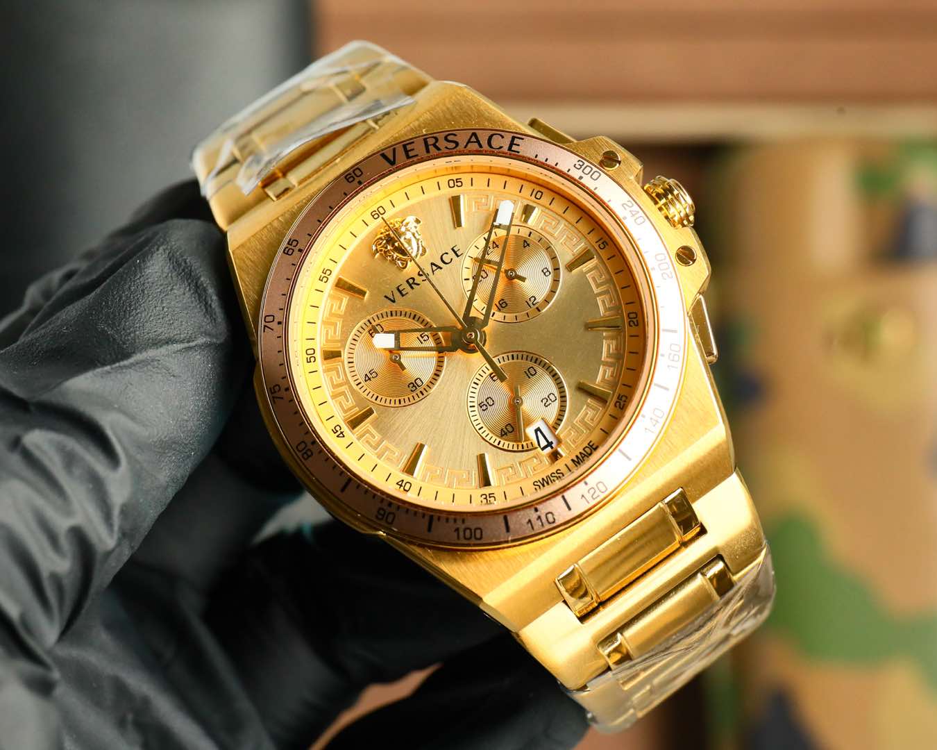 Luxurious VERSACE 2025 Men’s Watch with Greek Design and Medusa Sculptor Face - 图片 2
