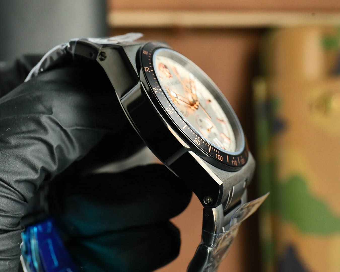 Luxurious VERSACE 2025 Watch: Swiss Timepiece with Greek Design and Medusa Sculptor. - 图片 5