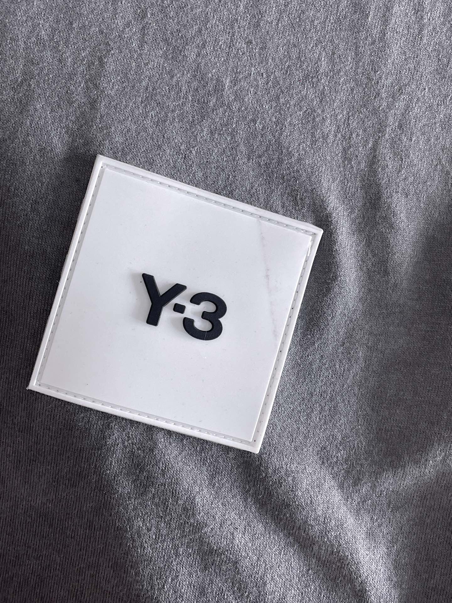 Y-3微阔型M-XXXL男女同款新款短袖T桖采用定制洗水定染纯棉面料logo点缀于胸前超级柔软细腻沿边反